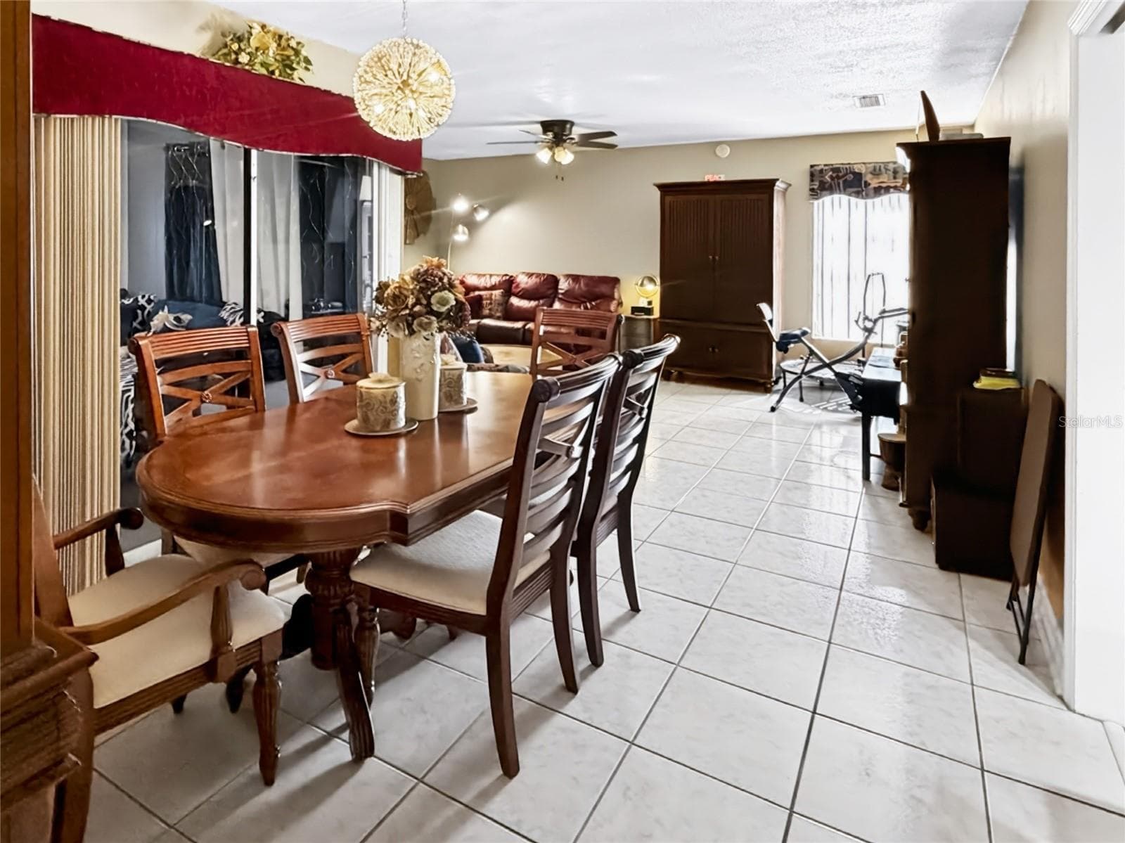 Single Family Residence at 1406 HIGHVIEW RD, BRANDON, photo 11 of 31