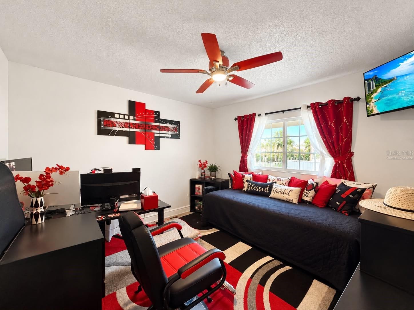 Virtually staged (personal items removed/nothing added or altered) - 1406 HIGHVIEW RD, BRANDON