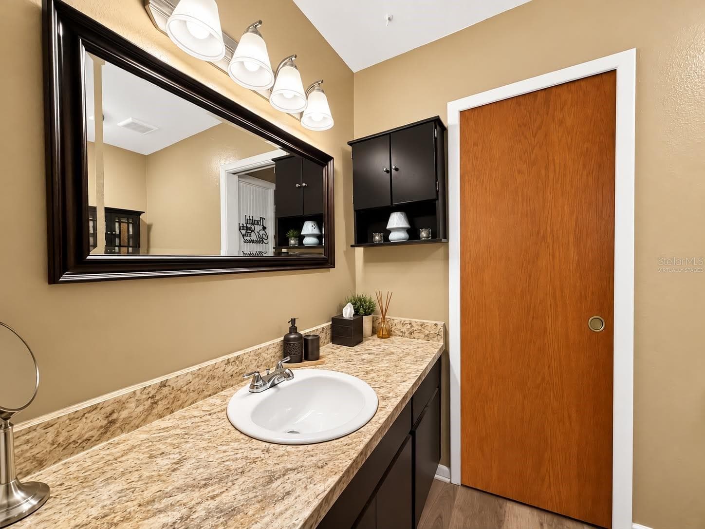 Virtually staged (personal items removed/nothing added or altered) - 1406 HIGHVIEW RD, BRANDON