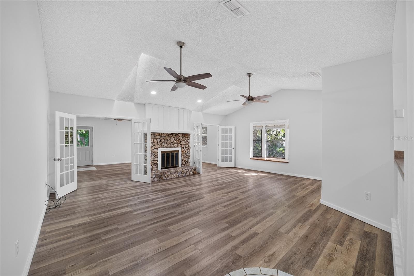 Single Family Residence at 4639 SE 39TH CT, OCALA, photo 5 of 78