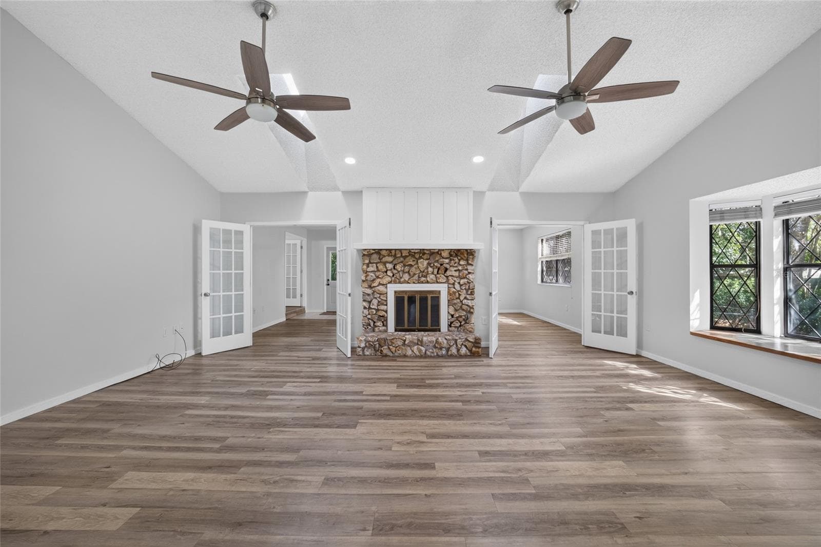 Single Family Residence at 4639 SE 39TH CT, OCALA, photo 6 of 78