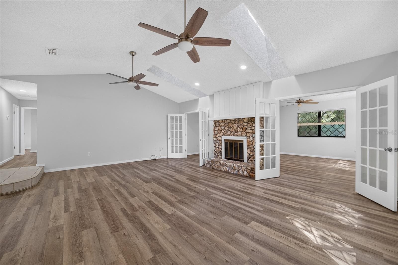 Single Family Residence at 4639 SE 39TH CT, OCALA, photo 7 of 78