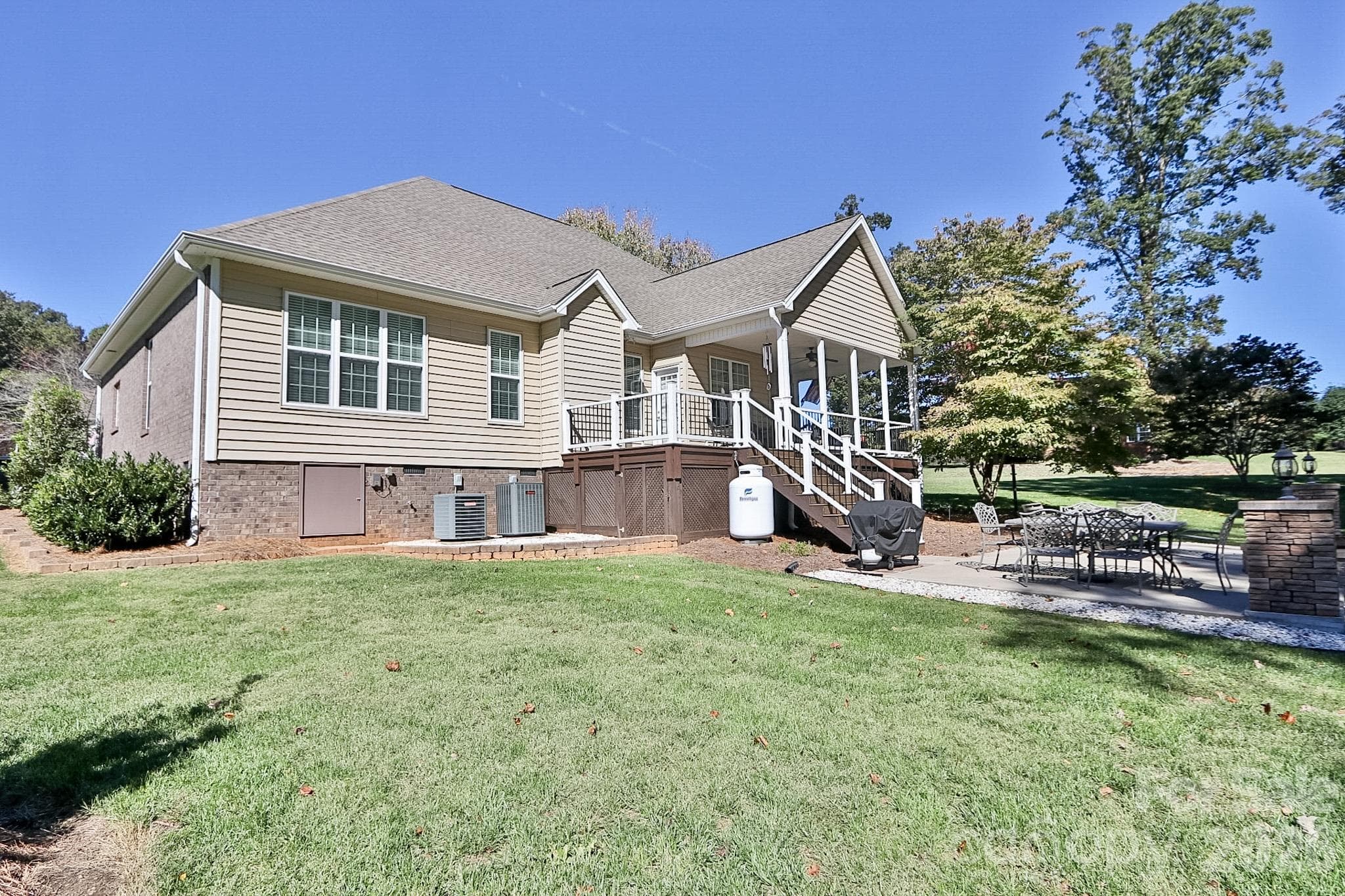Single Family Residence at 2122 Walnut Crossing Run, Yadkinville, photo 37 of 44