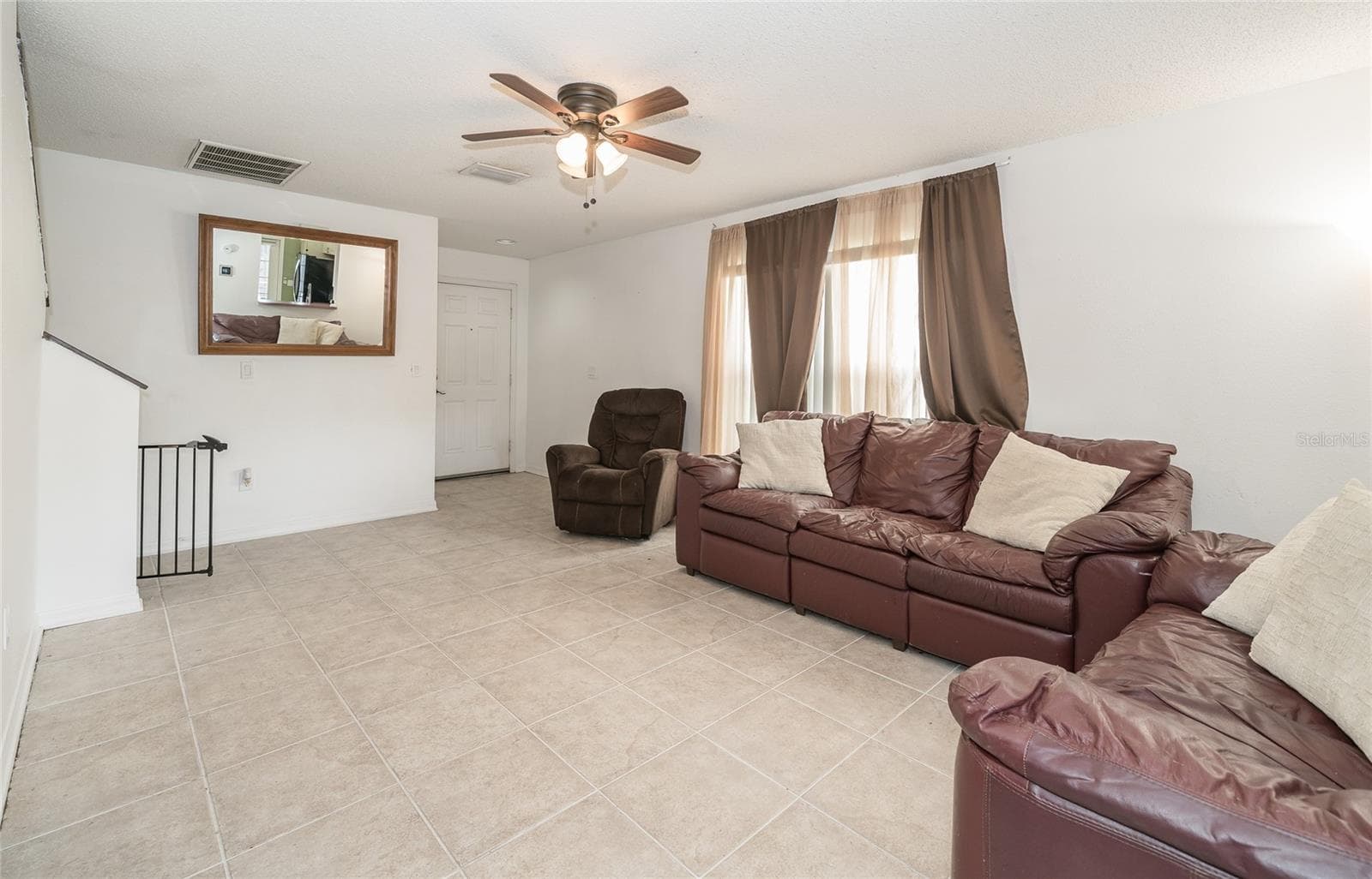 Single Family Residence at 5837 SAND KEY LN, WESLEY CHAPEL, photo 8 of 34