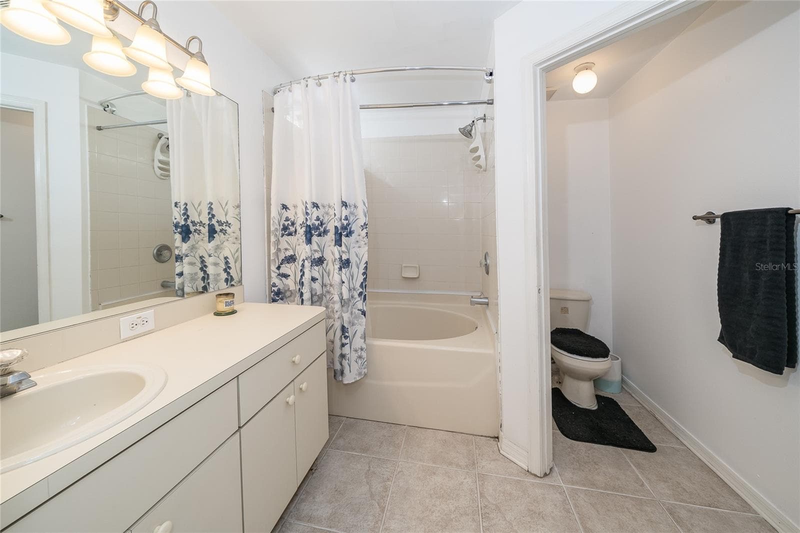 Single Family Residence at 5837 SAND KEY LN, WESLEY CHAPEL, photo 16 of 34