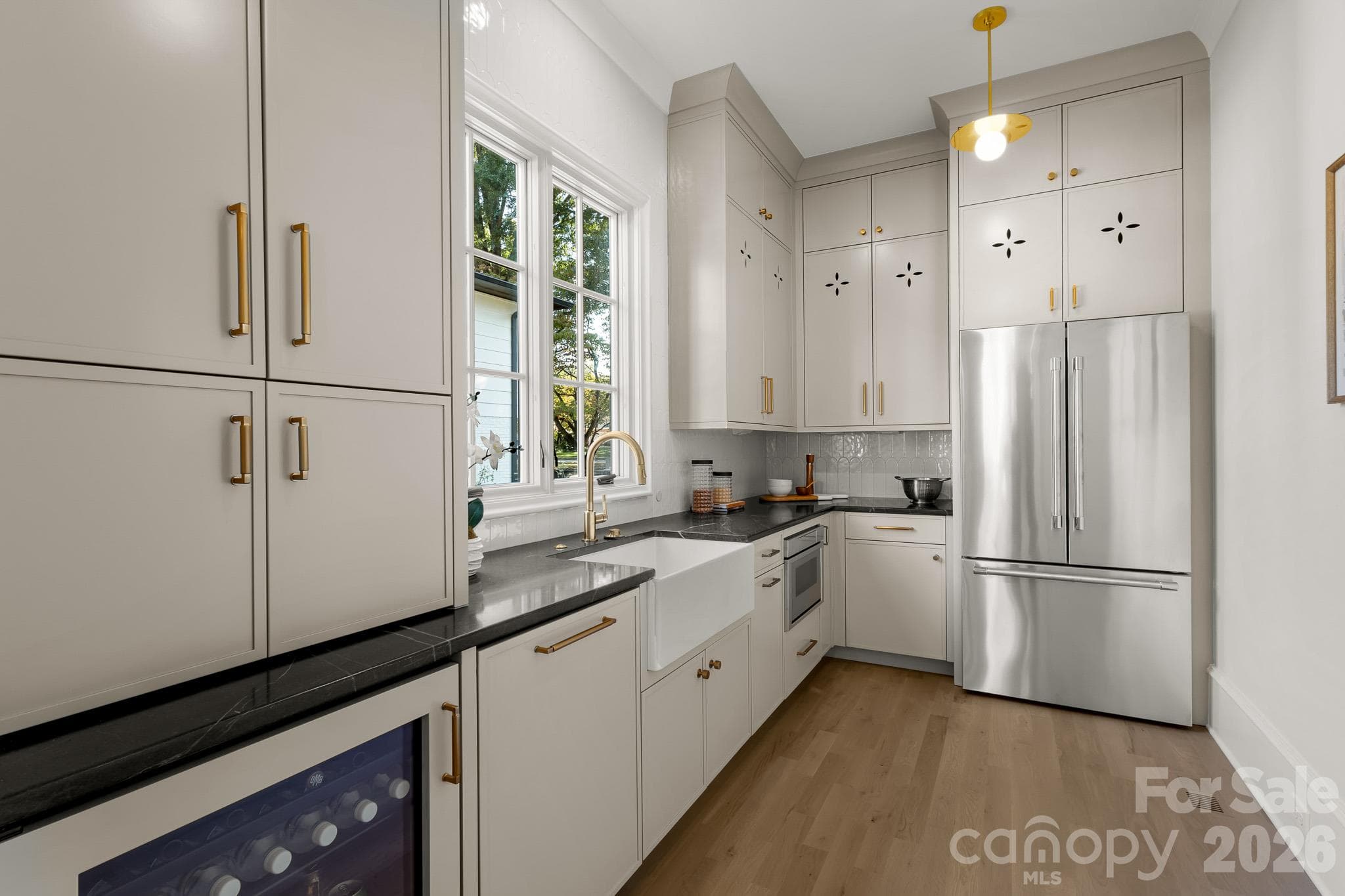 Single Family Residence at 542 Lansdowne Road, Charlotte, photo 10 of 48