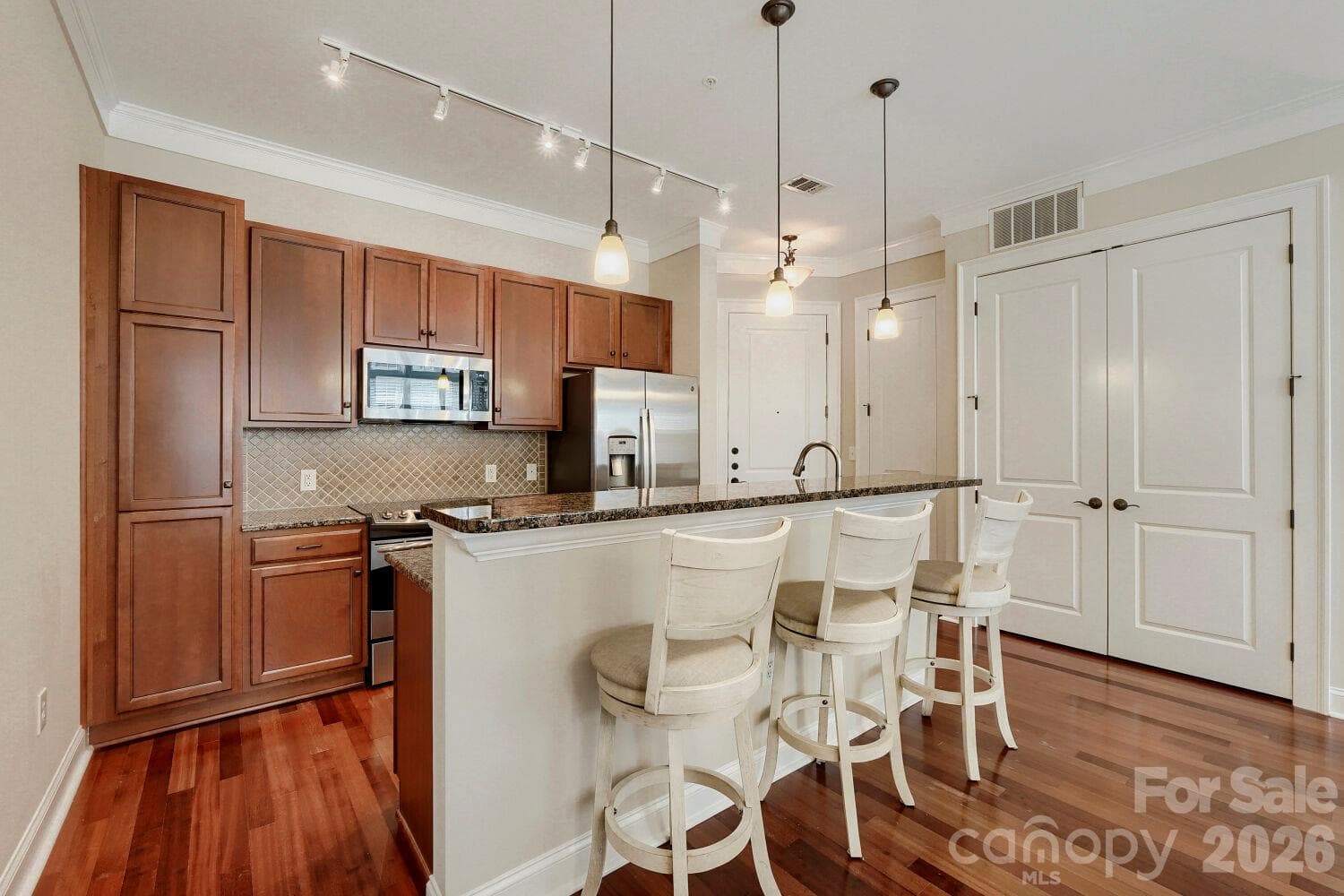 Condominium at 2810 Selwyn Avenue, Charlotte, photo 10 of 29