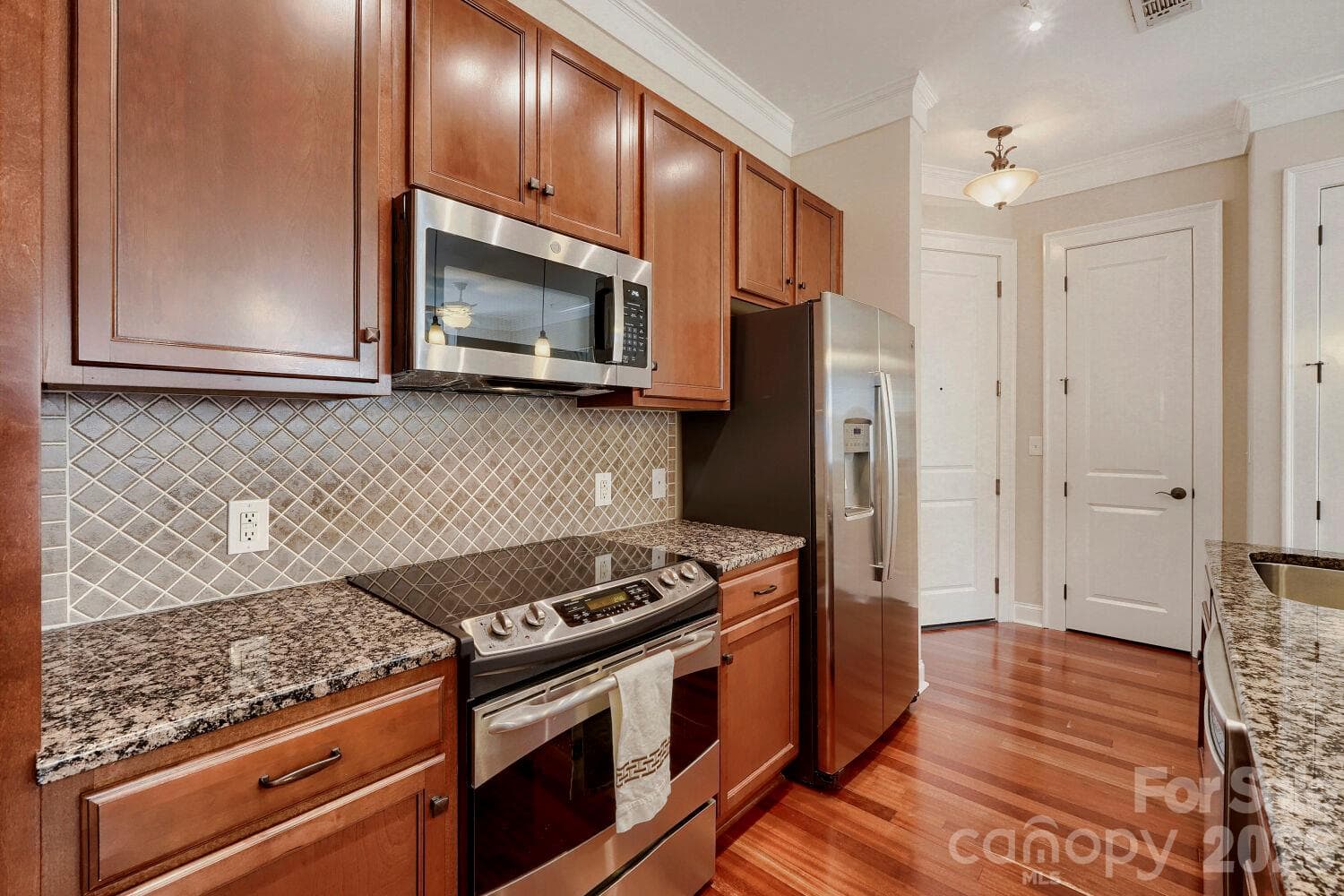 Condominium at 2810 Selwyn Avenue, Charlotte, photo 12 of 29