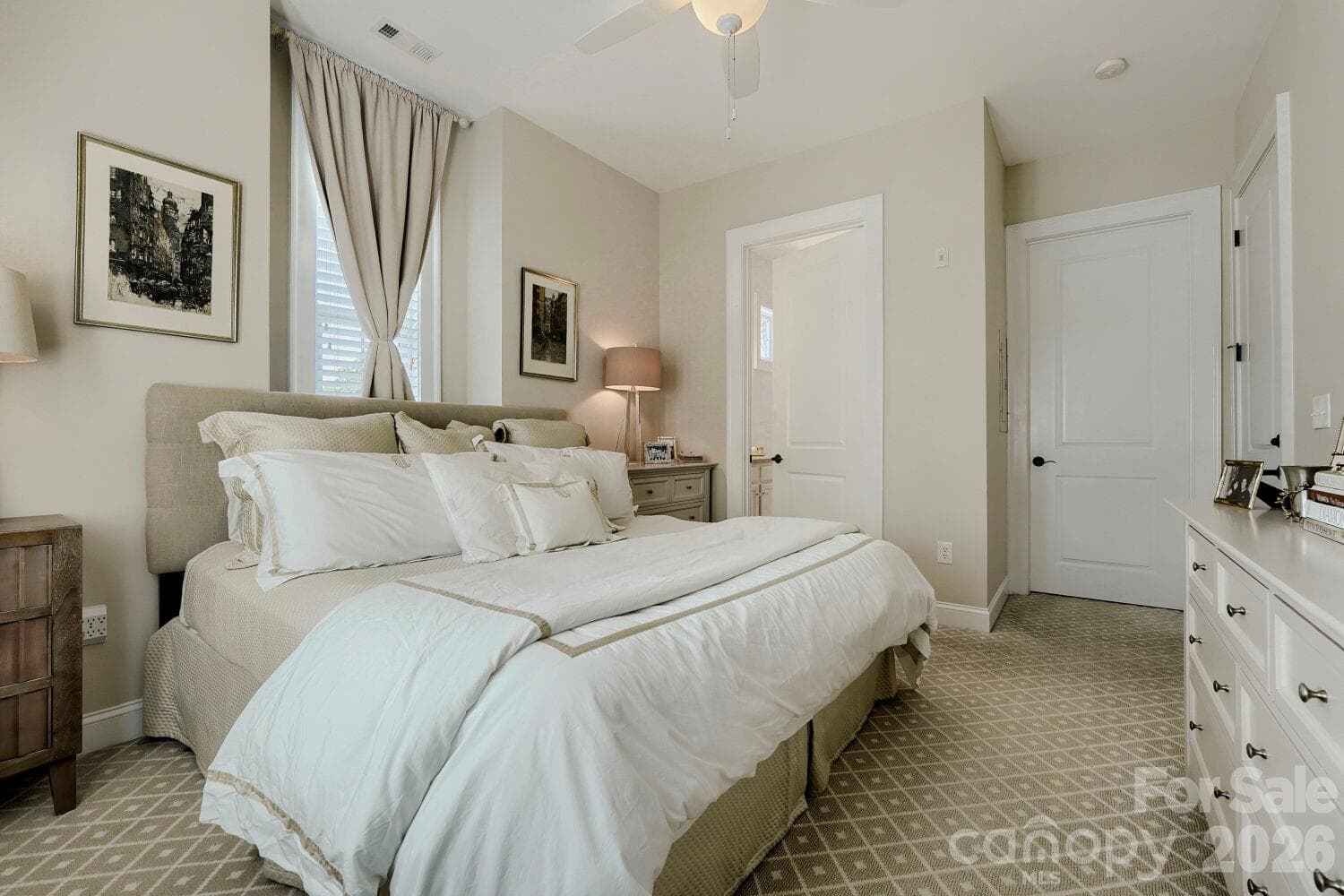 Condominium at 2810 Selwyn Avenue, Charlotte, photo 14 of 29