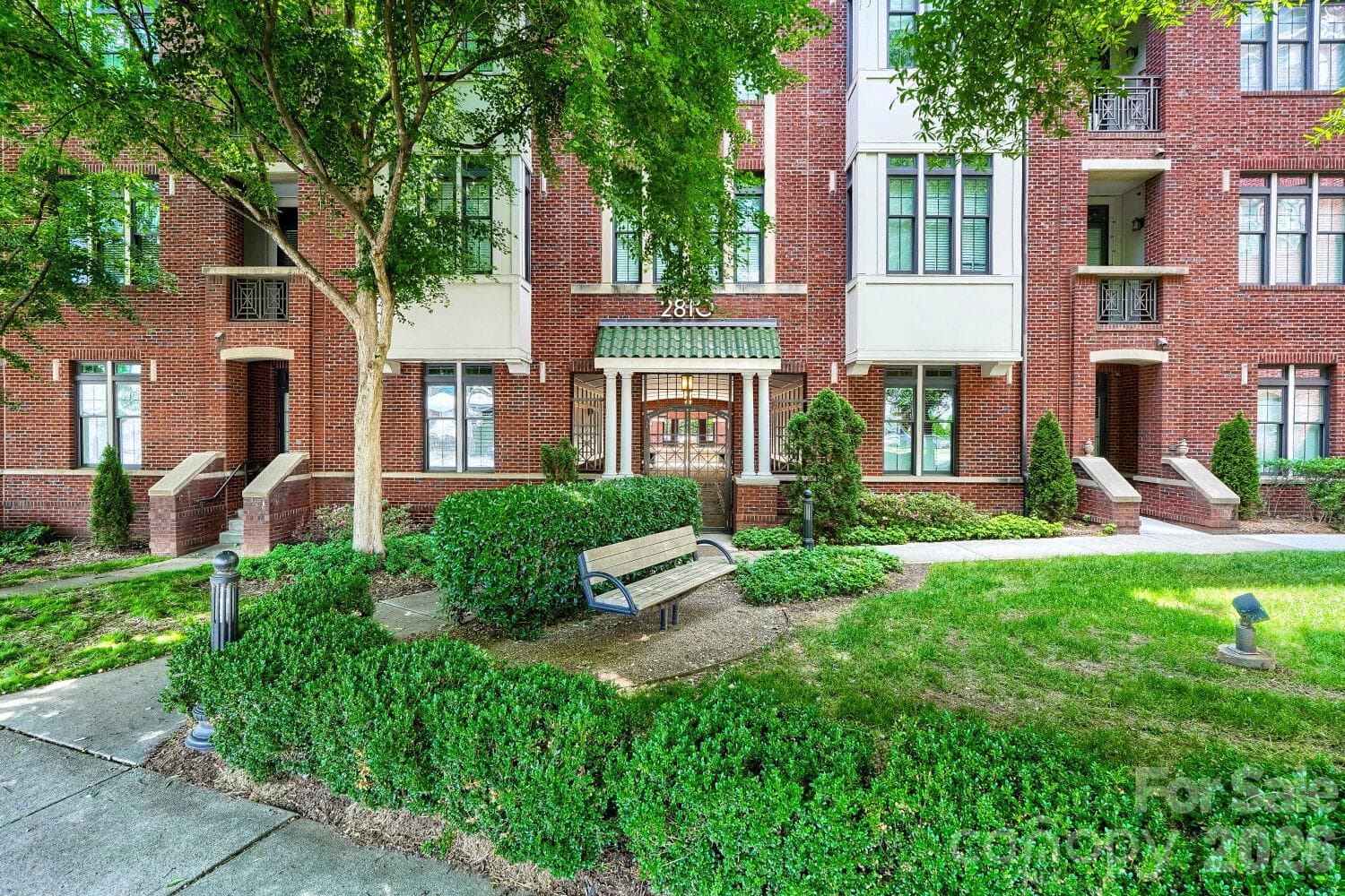 Condominium at 2810 Selwyn Avenue, Charlotte, photo 27 of 29