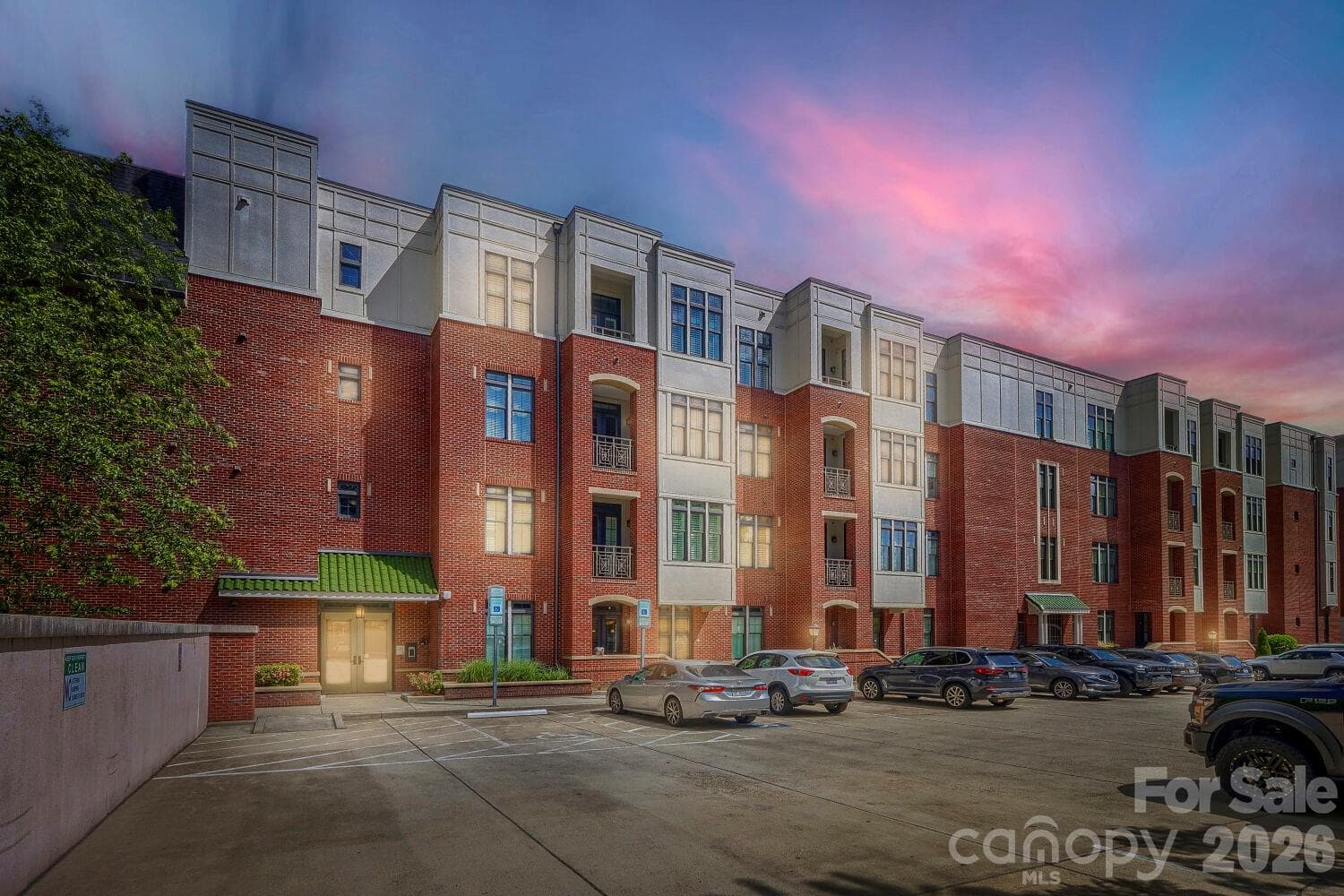 Condominium at 2810 Selwyn Avenue, Charlotte, photo 29 of 29