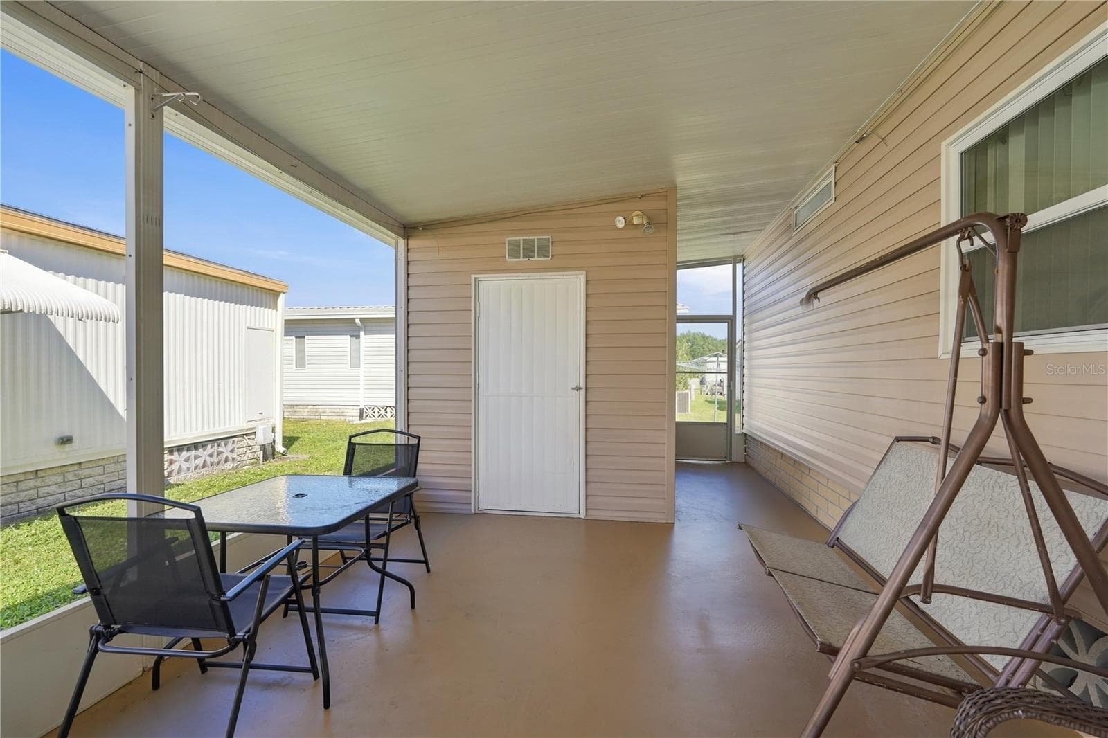 Manufactured Home at 5619 BAYSHORE RD #422, PALMETTO, photo 6 of 48