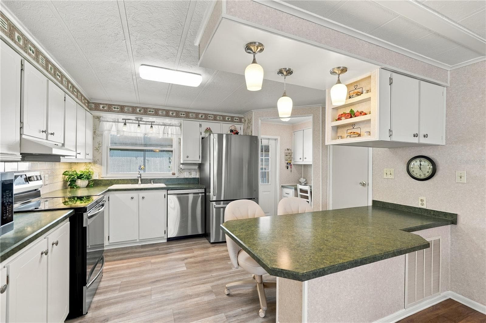 Manufactured Home at 5619 BAYSHORE RD #422, PALMETTO, photo 14 of 48