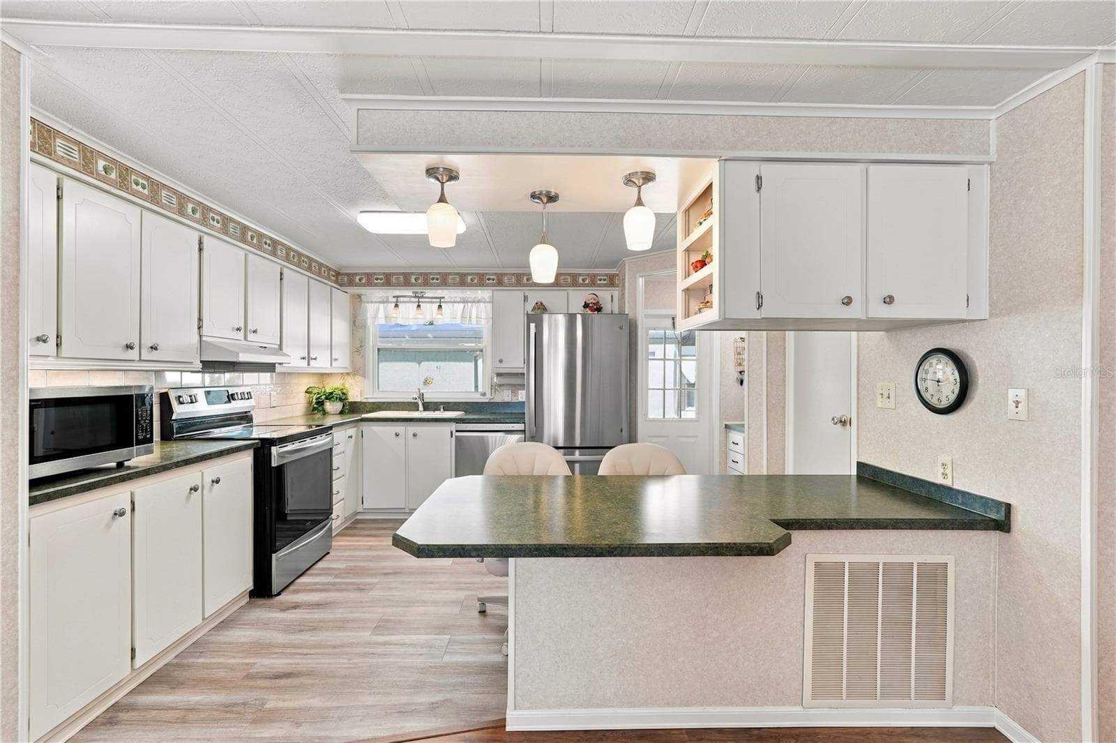 Manufactured Home at 5619 BAYSHORE RD #422, PALMETTO, photo 15 of 48