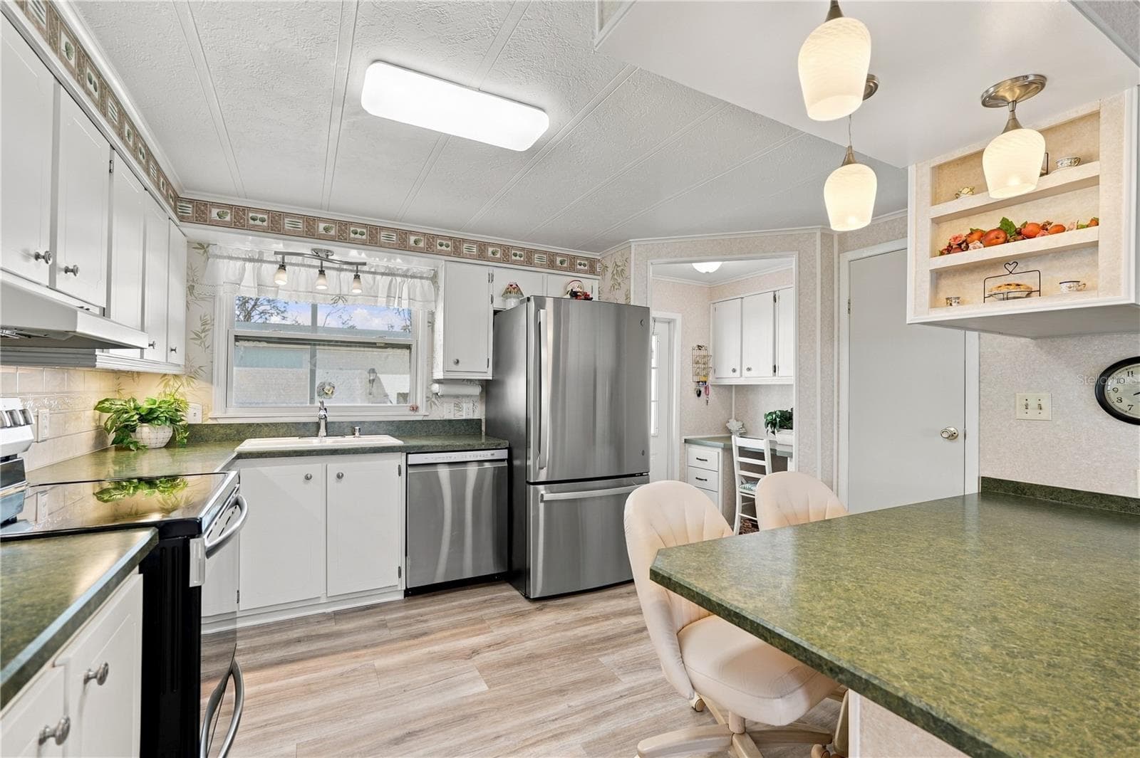 Manufactured Home at 5619 BAYSHORE RD #422, PALMETTO, photo 16 of 48