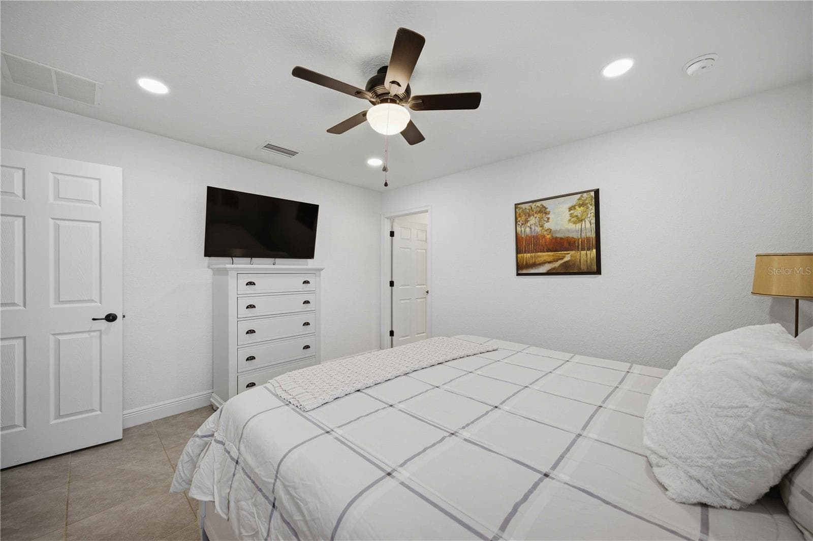 Single Family Residence at 5591 W HIGHWAY 40, OCALA, photo 14 of 32