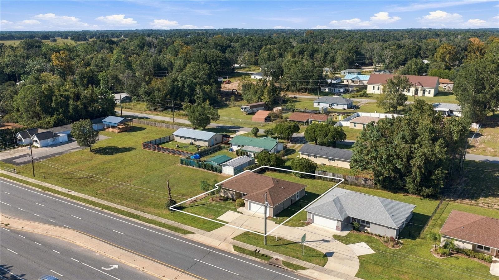 Conveniently Located - 5591 W HIGHWAY 40, OCALA