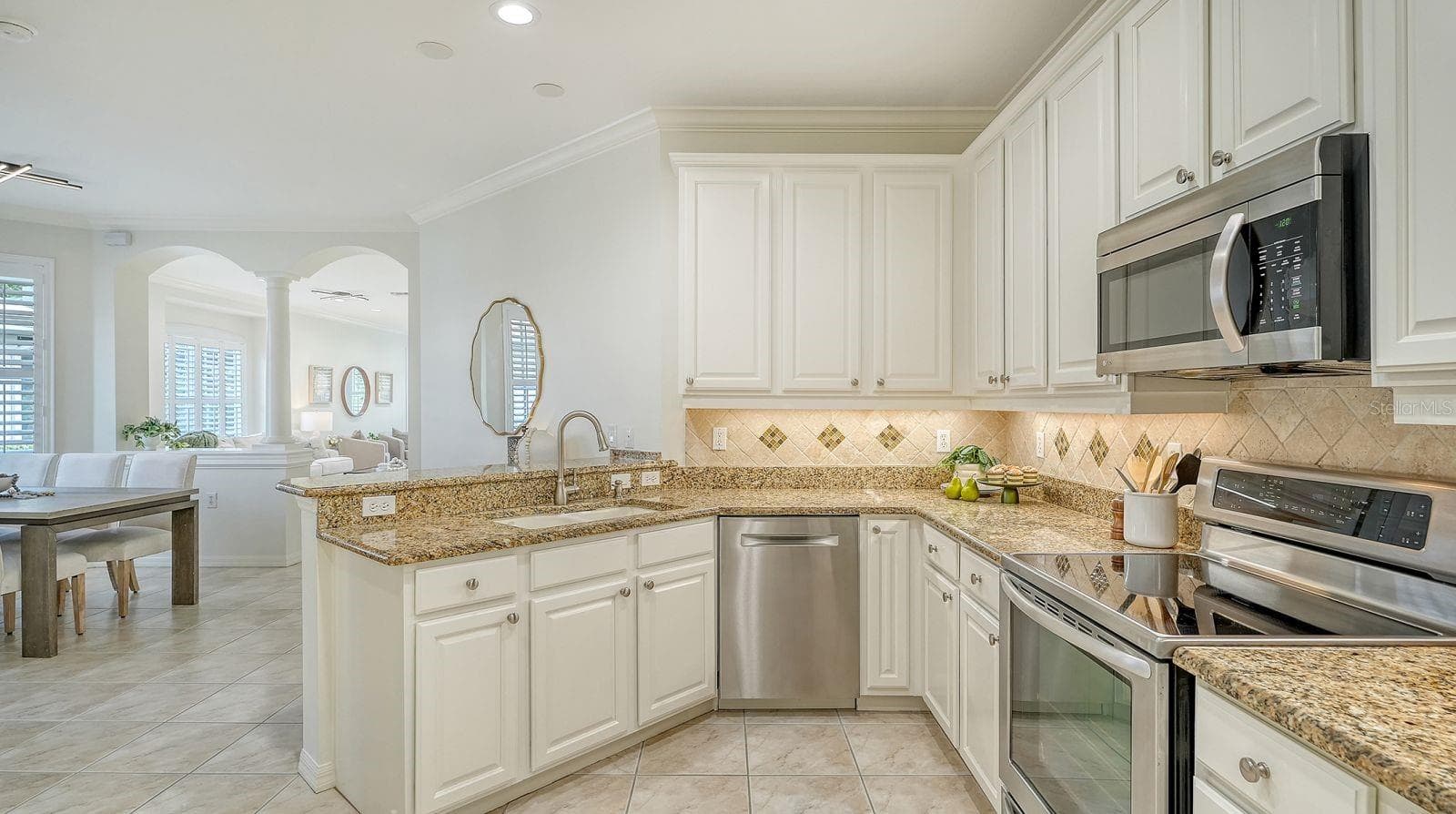 Villa at 6937 WOODMORE TER, LAKEWOOD RANCH, photo 7 of 63