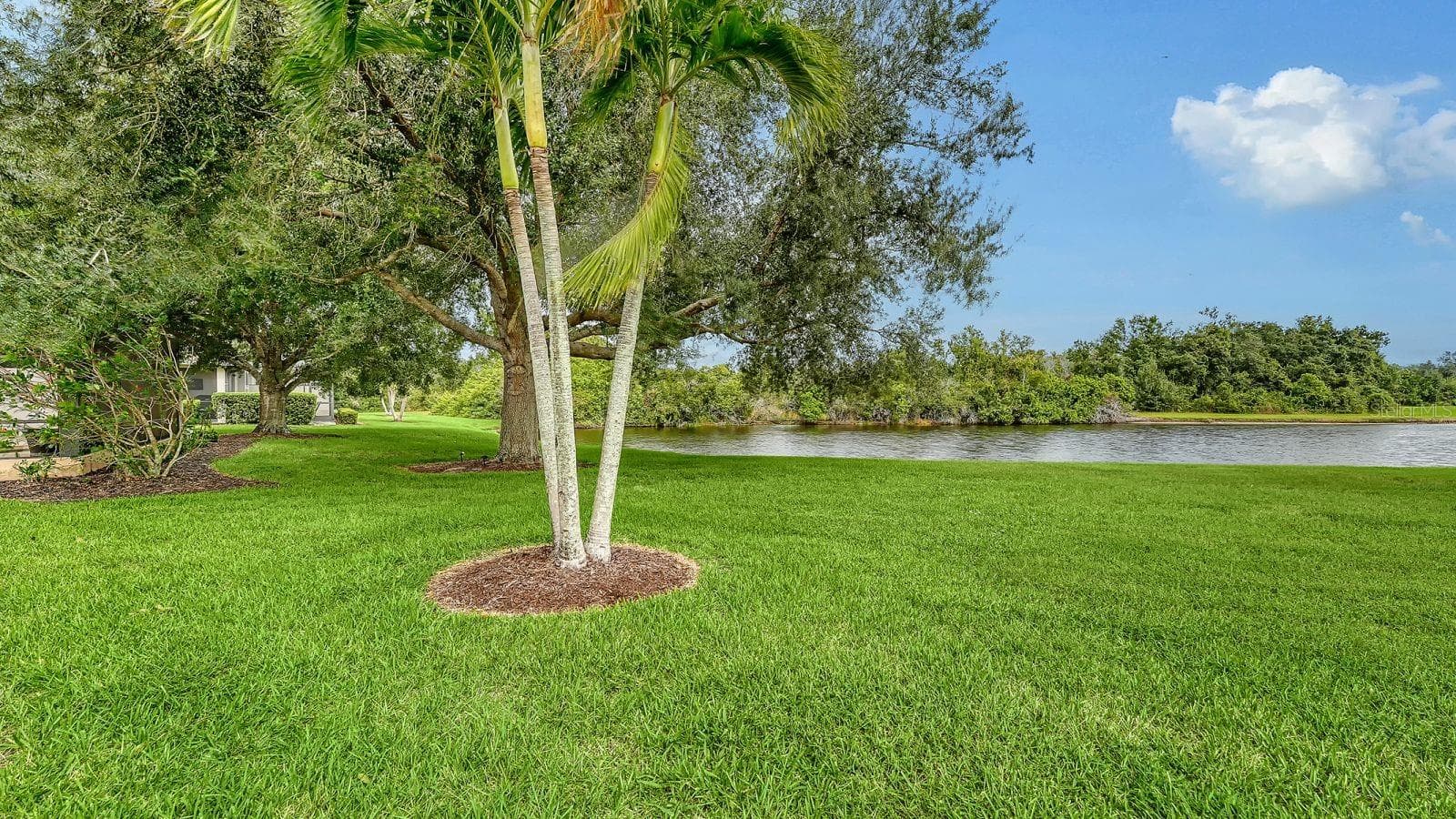 Villa at 6937 WOODMORE TER, LAKEWOOD RANCH, photo 35 of 63