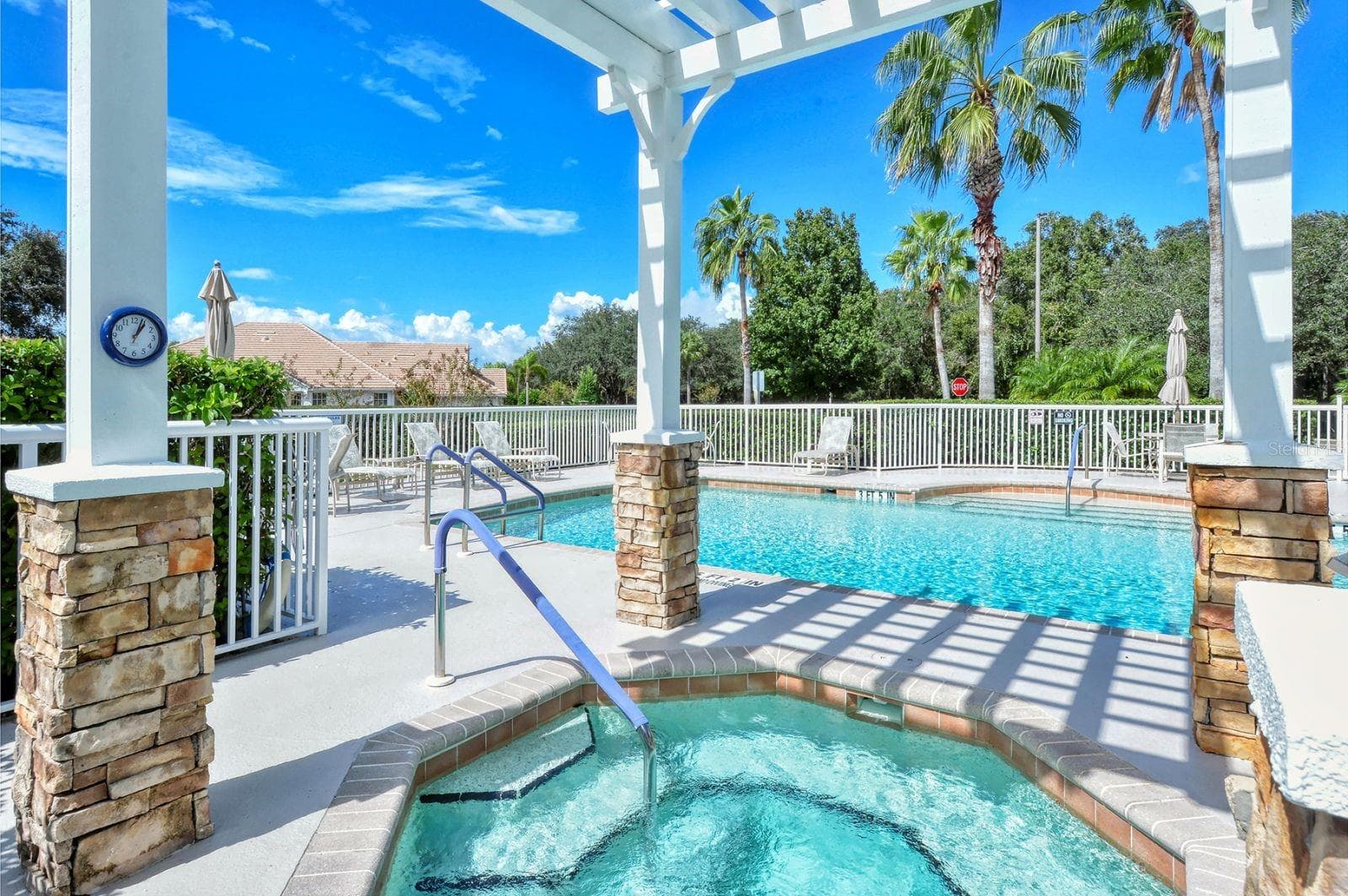 Villa at 6937 WOODMORE TER, LAKEWOOD RANCH, photo 42 of 63