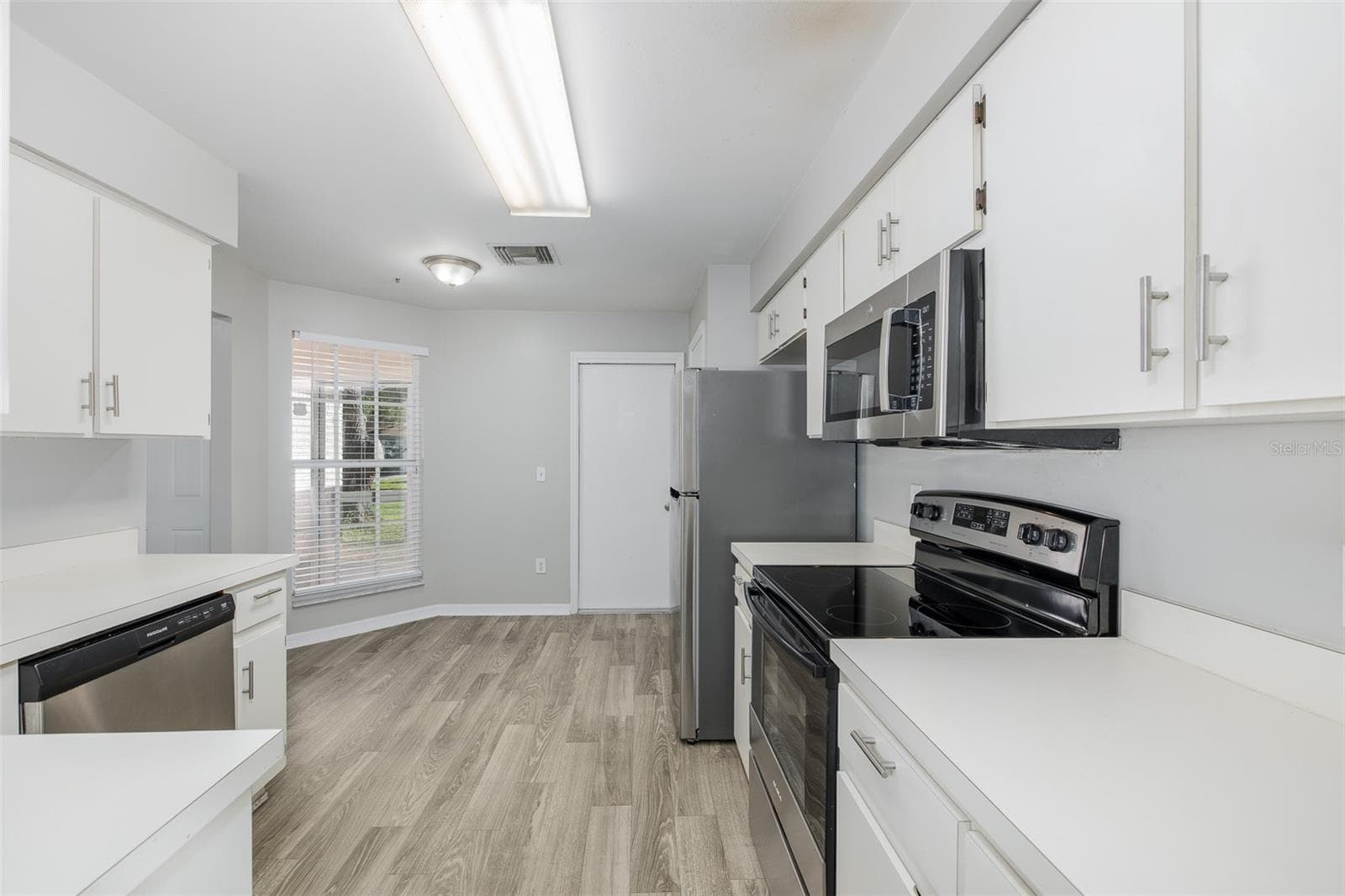 Single Family Residence at 8150 TOM SAWYER DR, TAMPA, photo 15 of 35