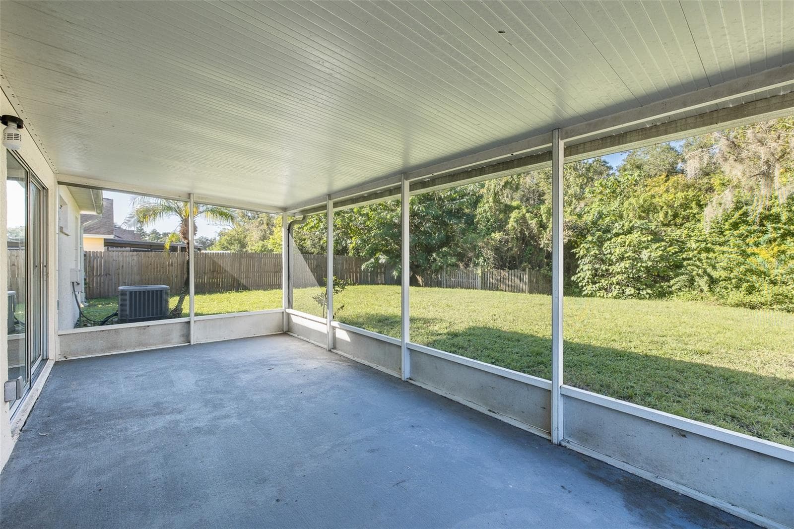 Single Family Residence at 8150 TOM SAWYER DR, TAMPA, photo 27 of 35