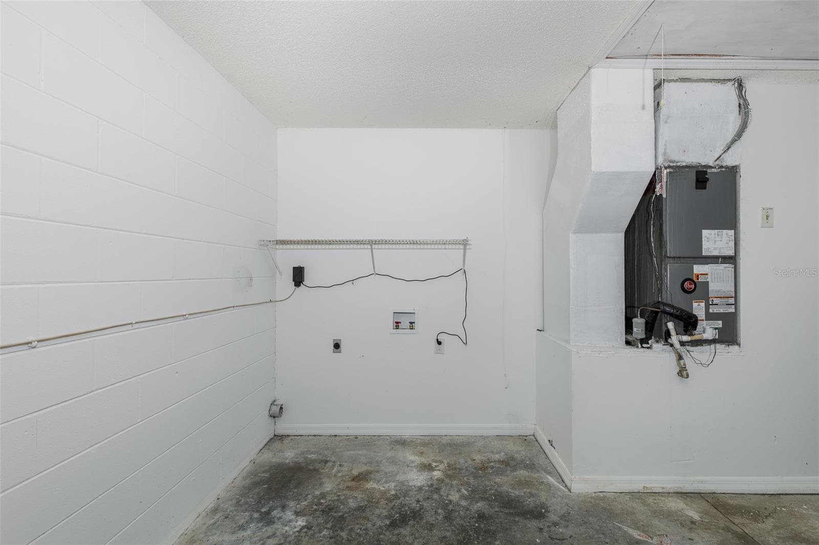 Single Family Residence at 8150 TOM SAWYER DR, TAMPA, photo 29 of 35