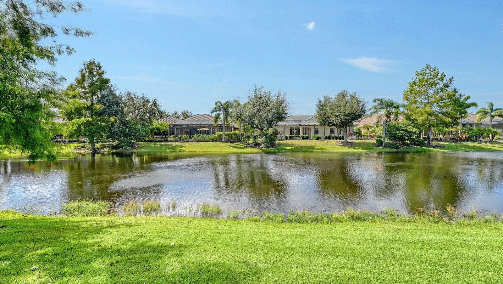 Single Family Residence at 14718 LEOPARD CREEK PL, LAKEWOOD RANCH, photo 3 of 62