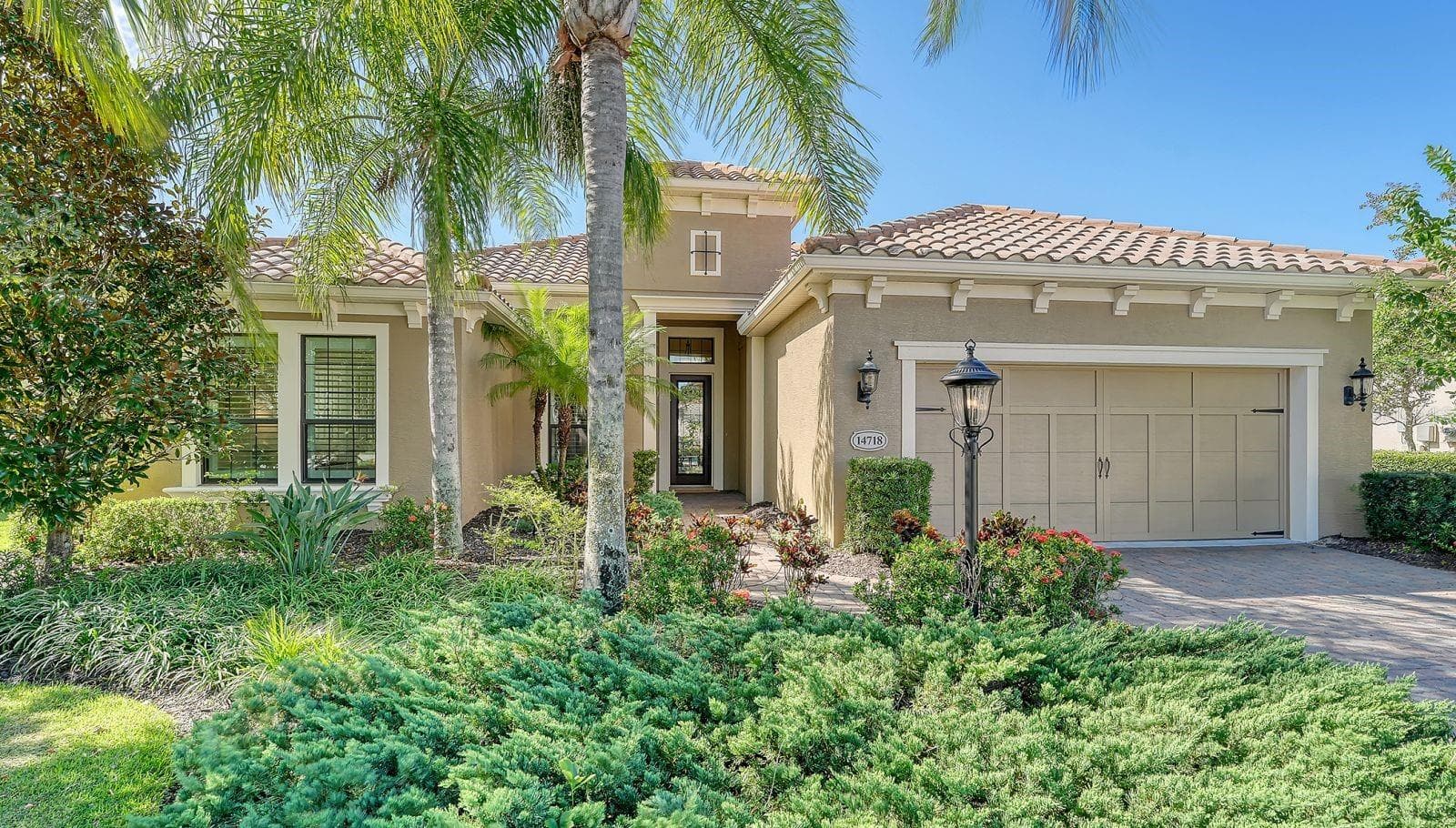 Single Family Residence at 14718 LEOPARD CREEK PL, LAKEWOOD RANCH, photo 7 of 62
