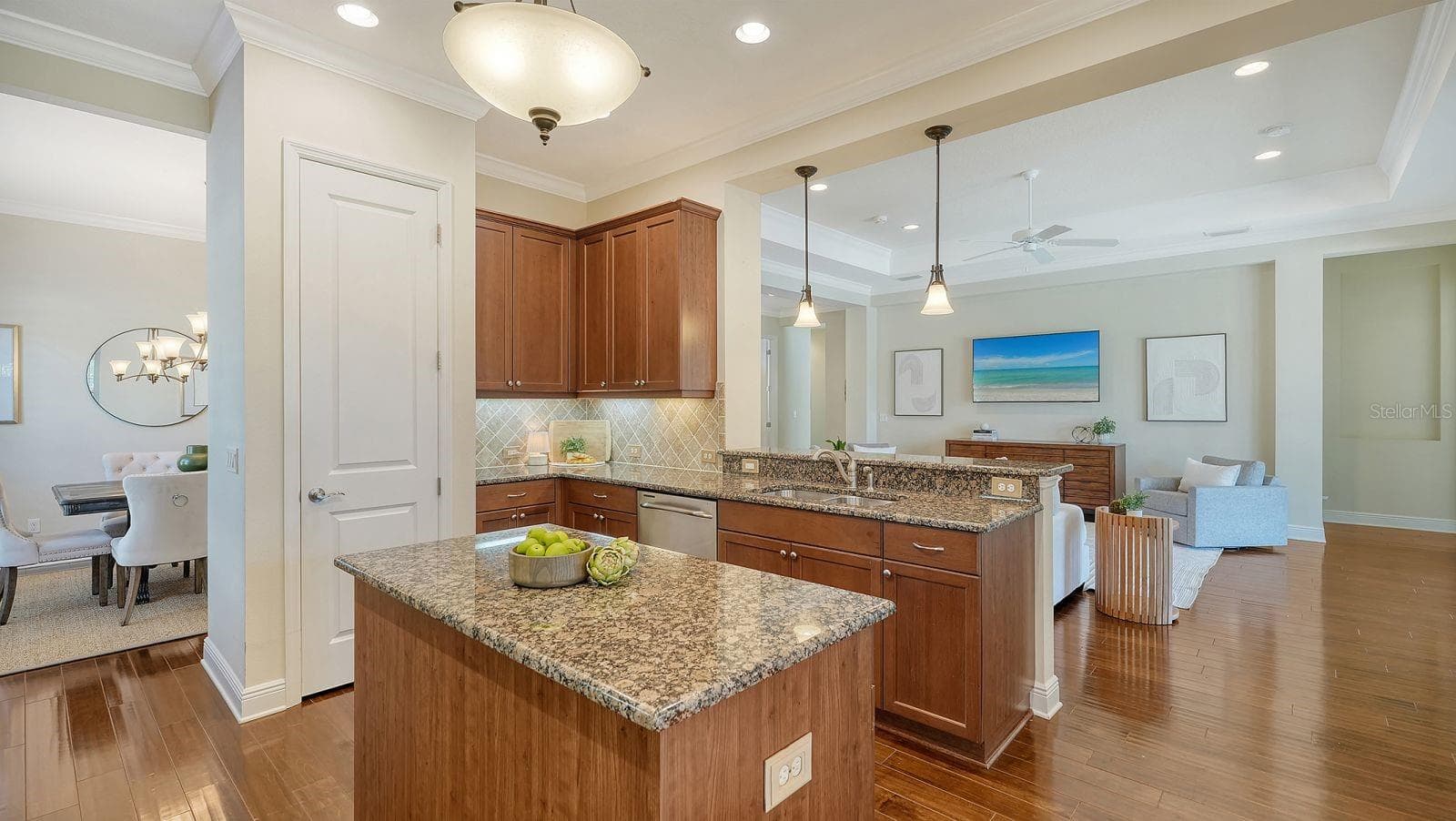 Single Family Residence at 14718 LEOPARD CREEK PL, LAKEWOOD RANCH, photo 18 of 62