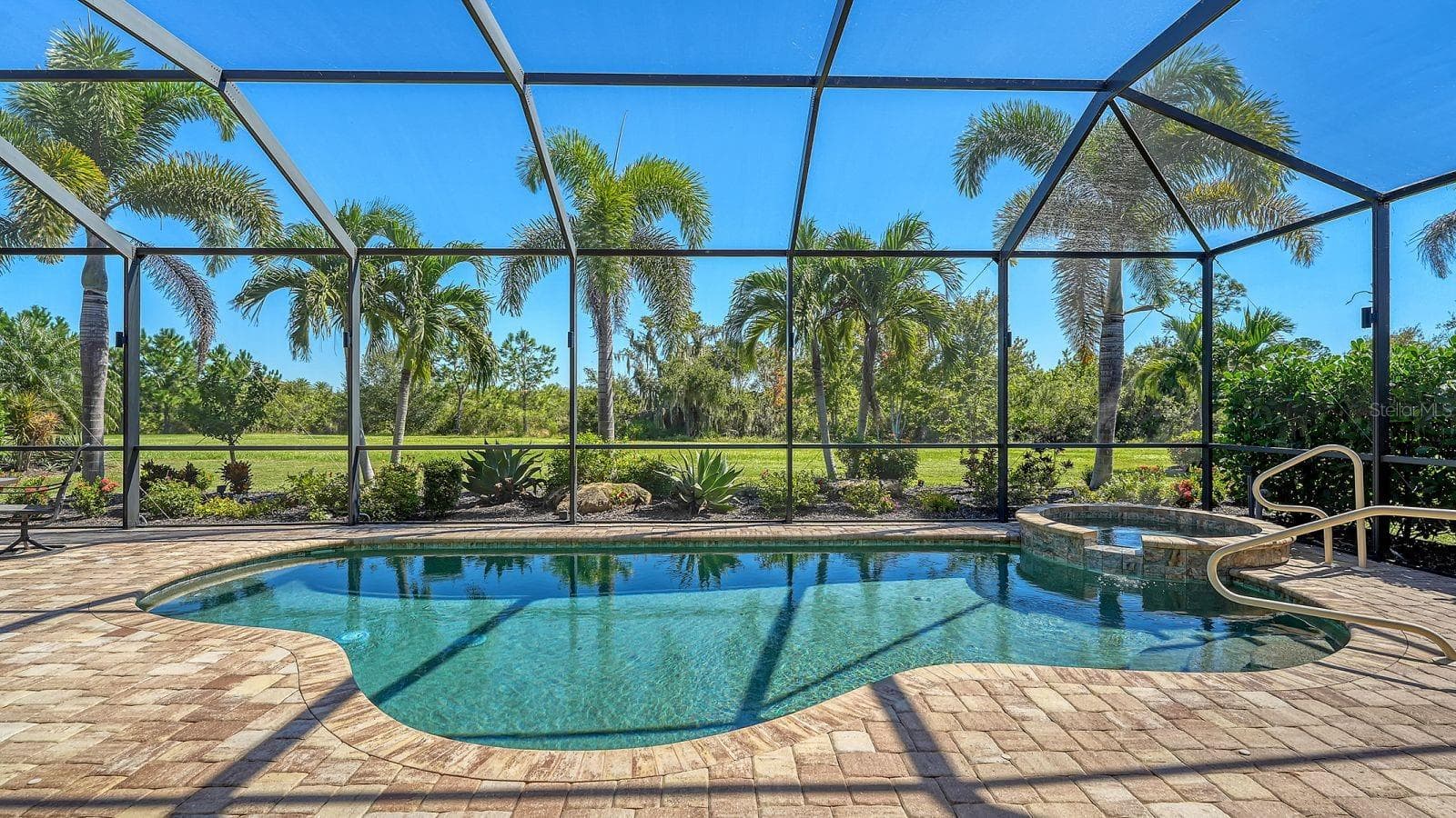 Single Family Residence at 16218 CASTLE PARK TER, LAKEWOOD RANCH, photo 2 of 73