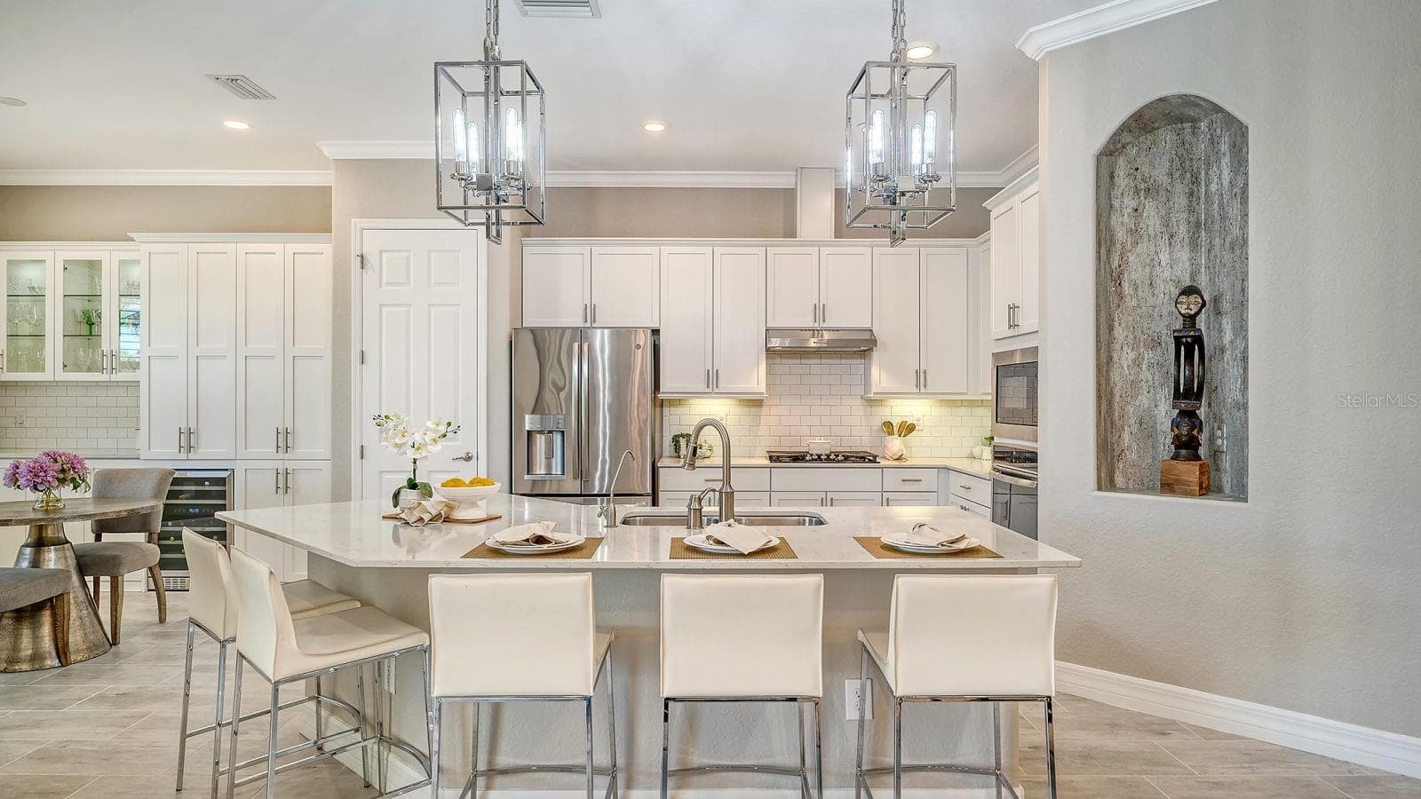 Single Family Residence at 16218 CASTLE PARK TER, LAKEWOOD RANCH, photo 5 of 73