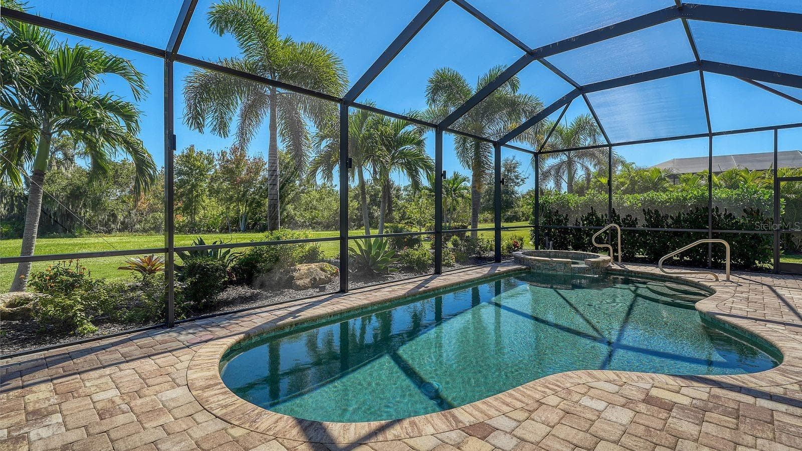 Single Family Residence at 16218 CASTLE PARK TER, LAKEWOOD RANCH, photo 38 of 73