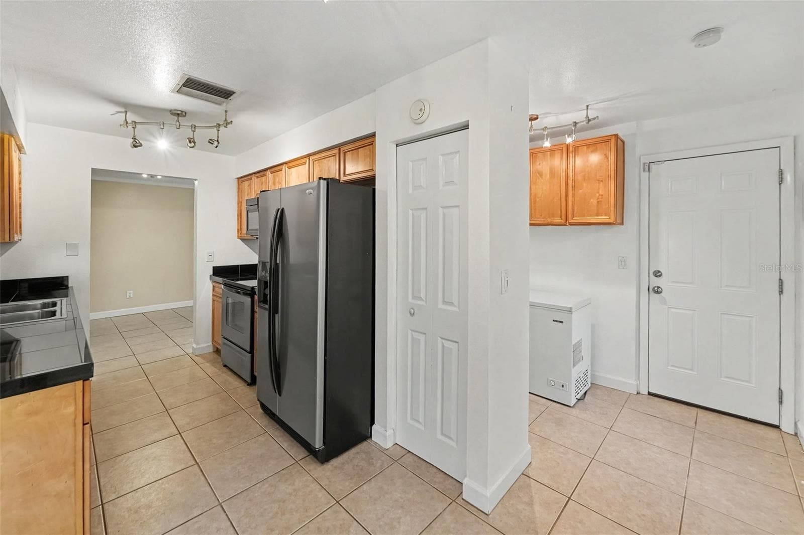 Single Family Residence at 1480 QUEEN ANNE BLVD, PALM HARBOR, photo 8 of 33