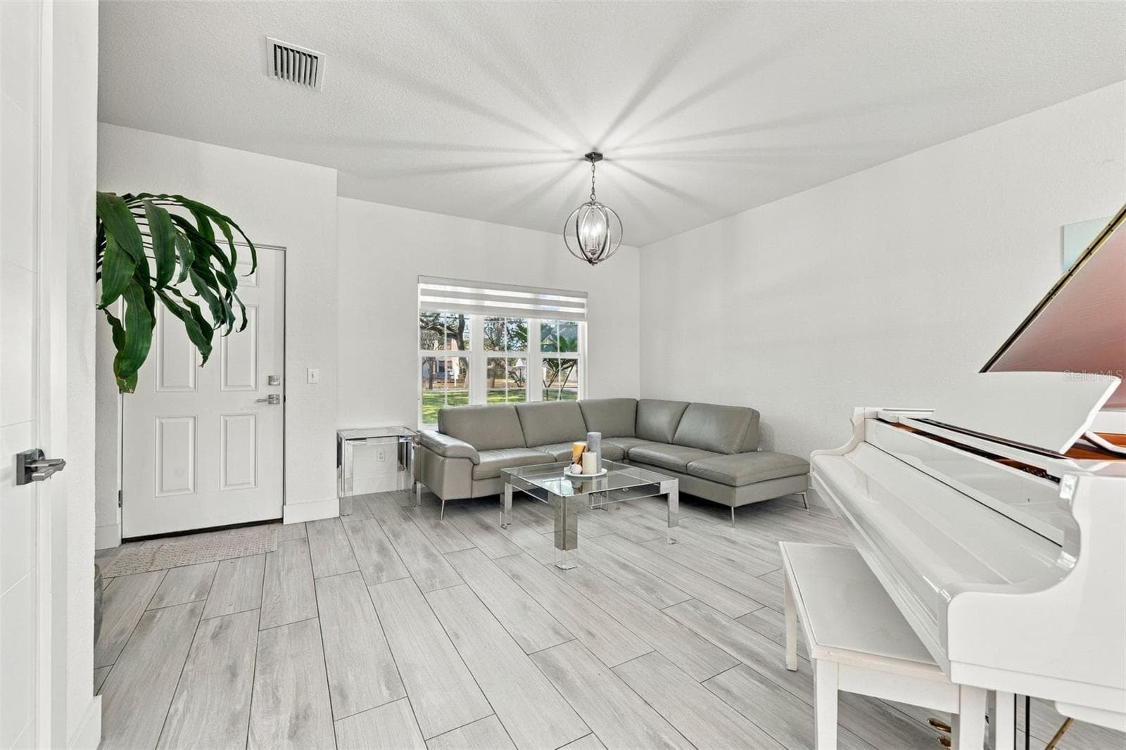 Townhouse at 1123 DOUGLAS AVE, DUNEDIN, photo 6 of 28