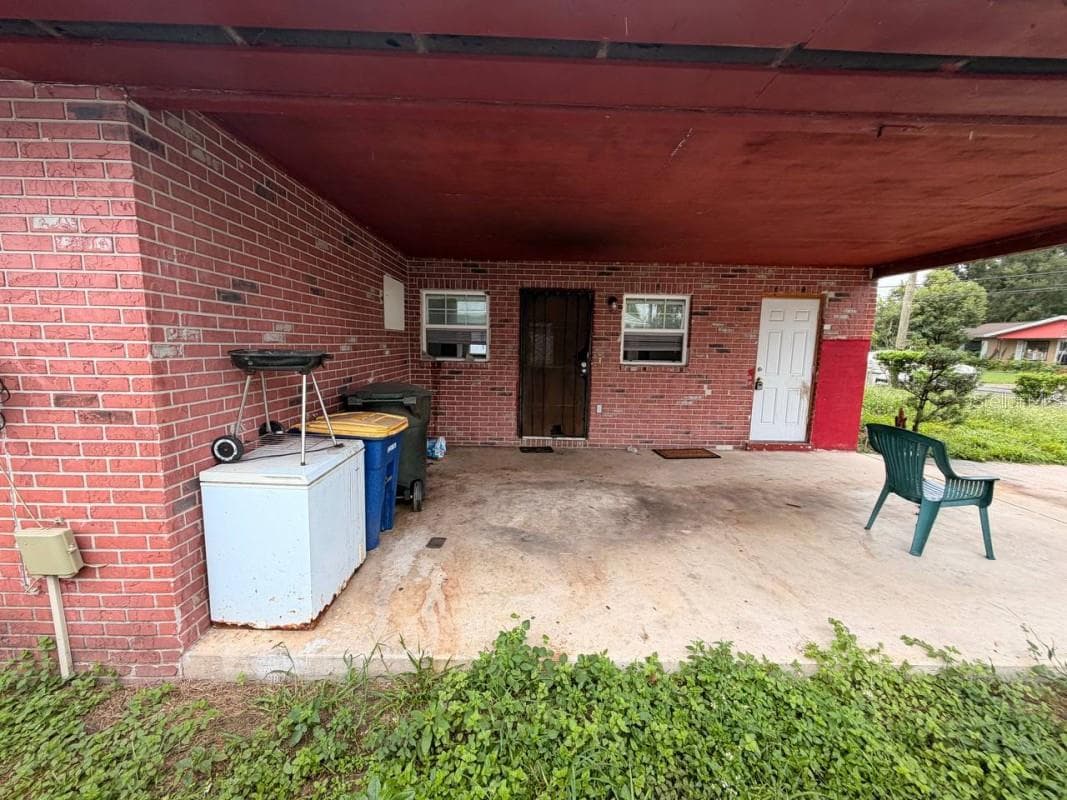 Single Family Residence at 2086 MARTIN LUTHER KING JR BLVD, BARTOW, photo 2 of 43