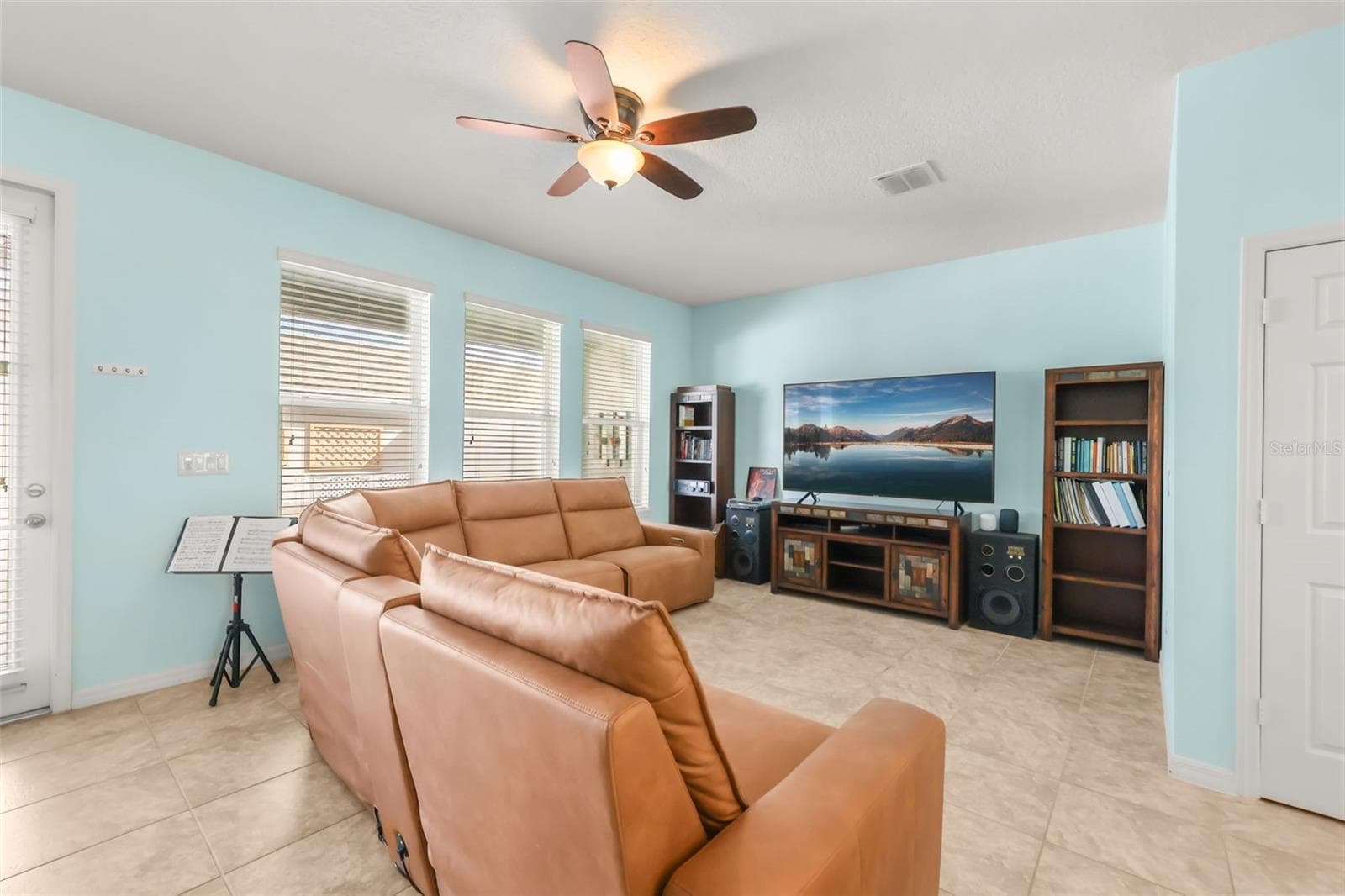 Townhouse at 8163 RED STOPPER LN, WINTER GARDEN, photo 3 of 37