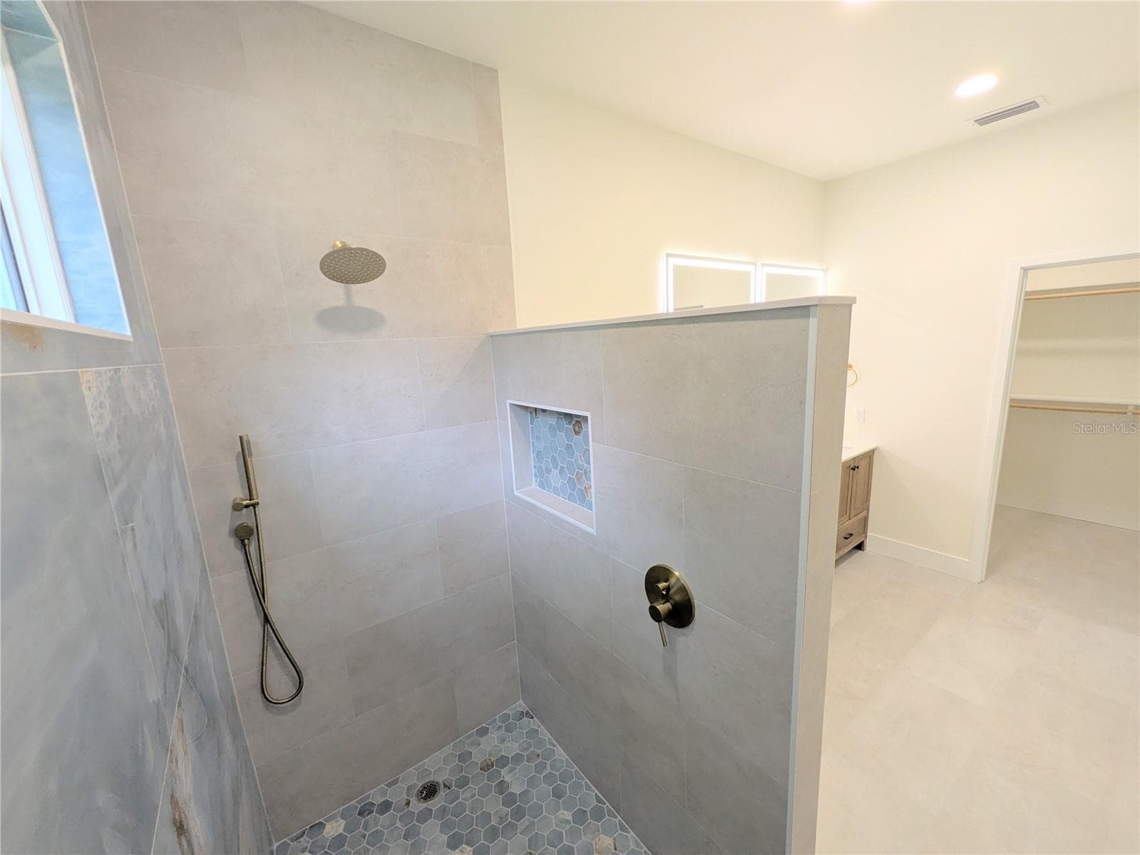 Primary shower - 2748 GLENWOOD AVE, NEW SMYRNA BEACH