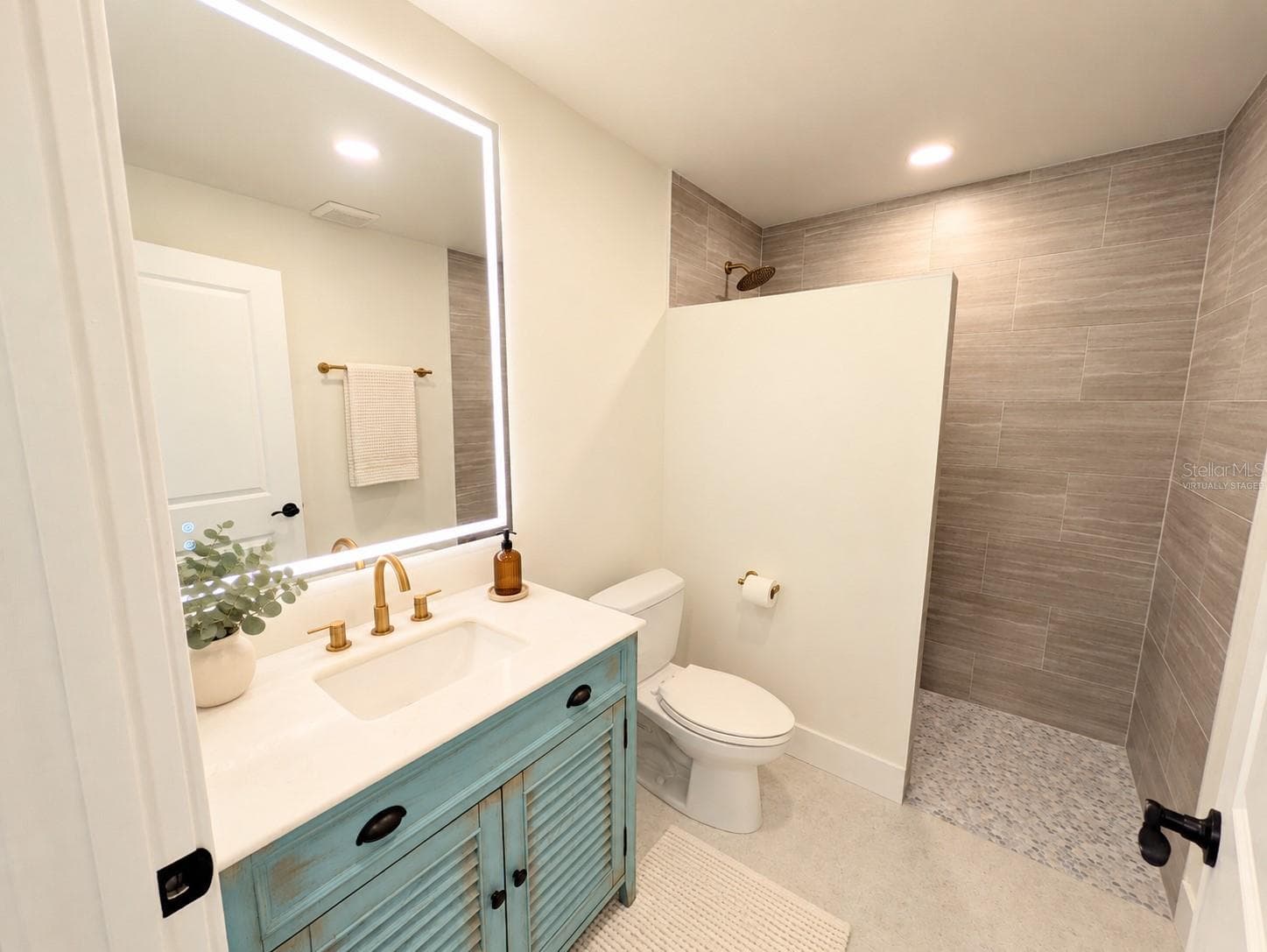Bathroom 2 Virtually staged - 2748 GLENWOOD AVE, NEW SMYRNA BEACH