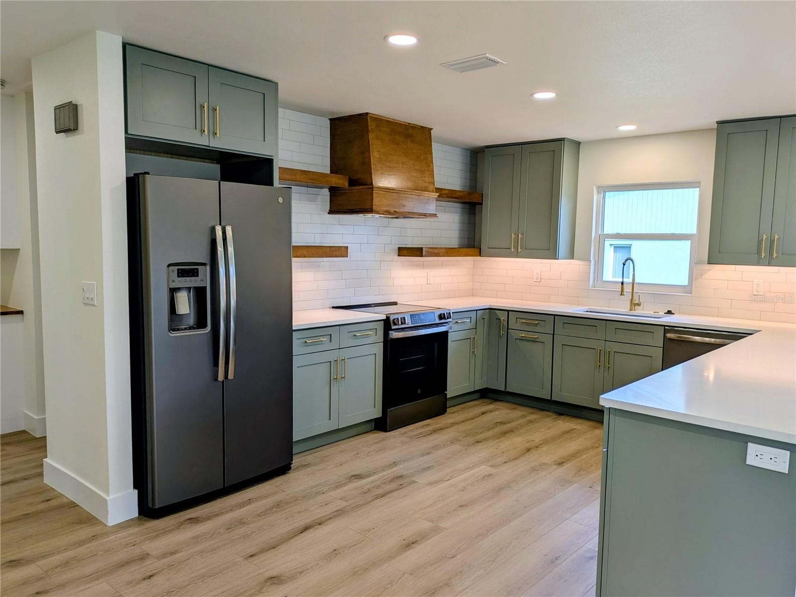 kitchen - 2748 GLENWOOD AVE, NEW SMYRNA BEACH