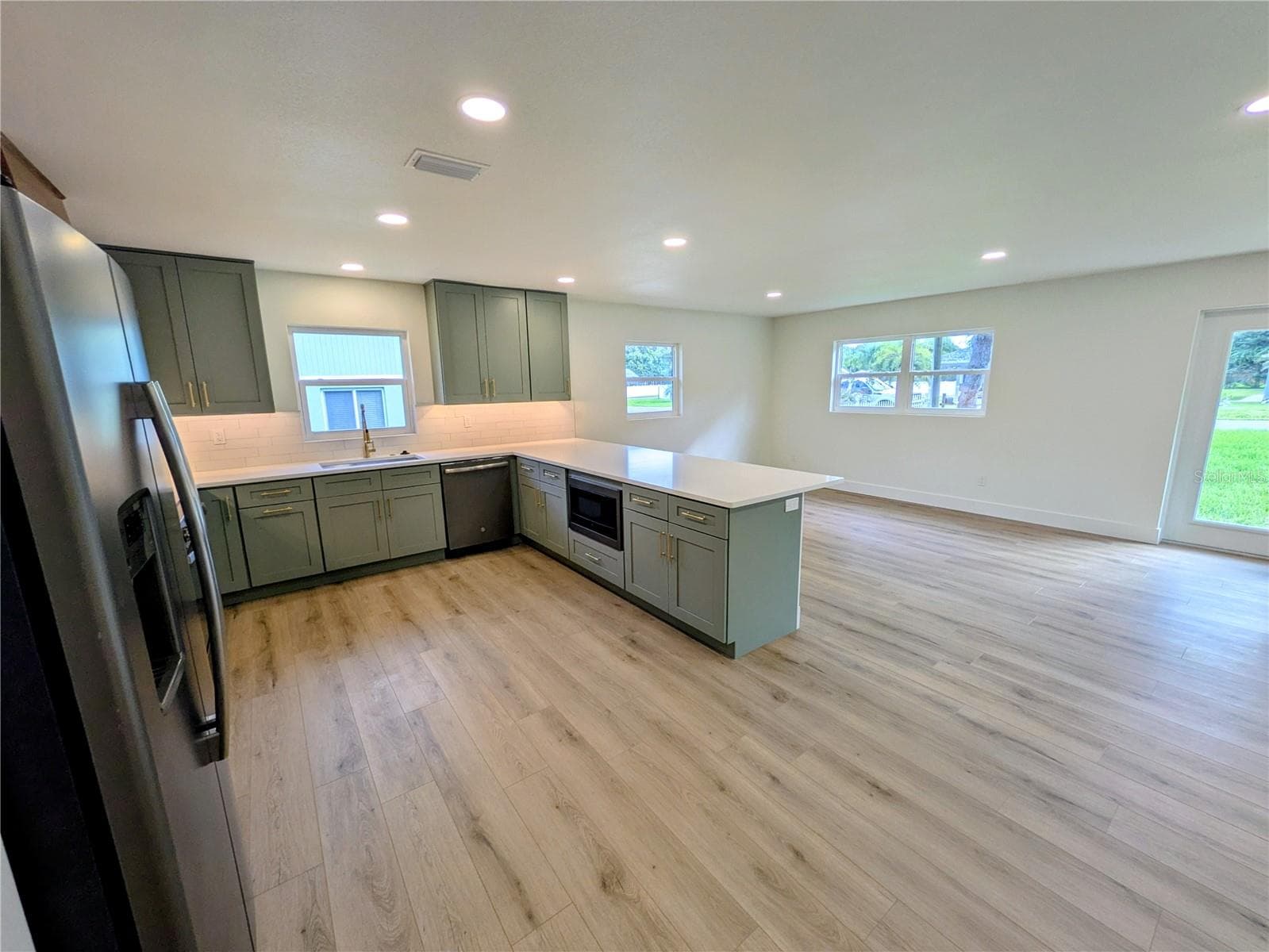 kitchen - 2748 GLENWOOD AVE, NEW SMYRNA BEACH