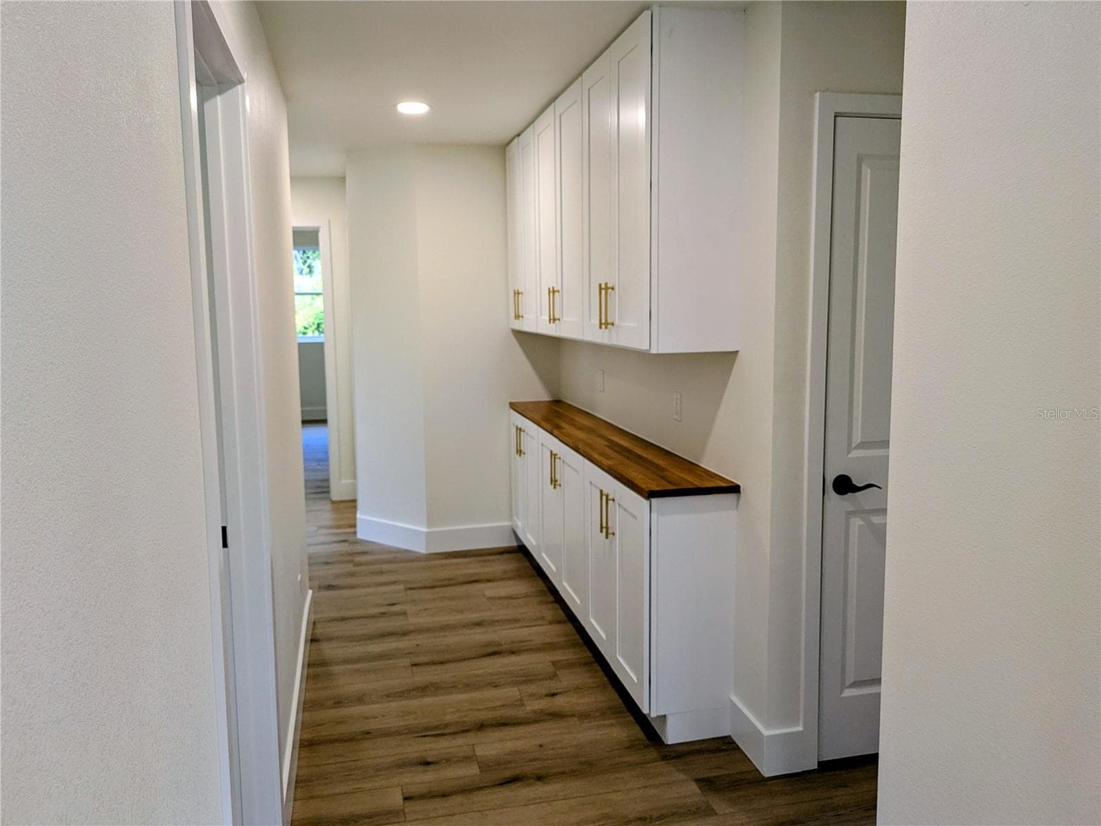 breakfast bar/ storage cabinetry - 2748 GLENWOOD AVE, NEW SMYRNA BEACH