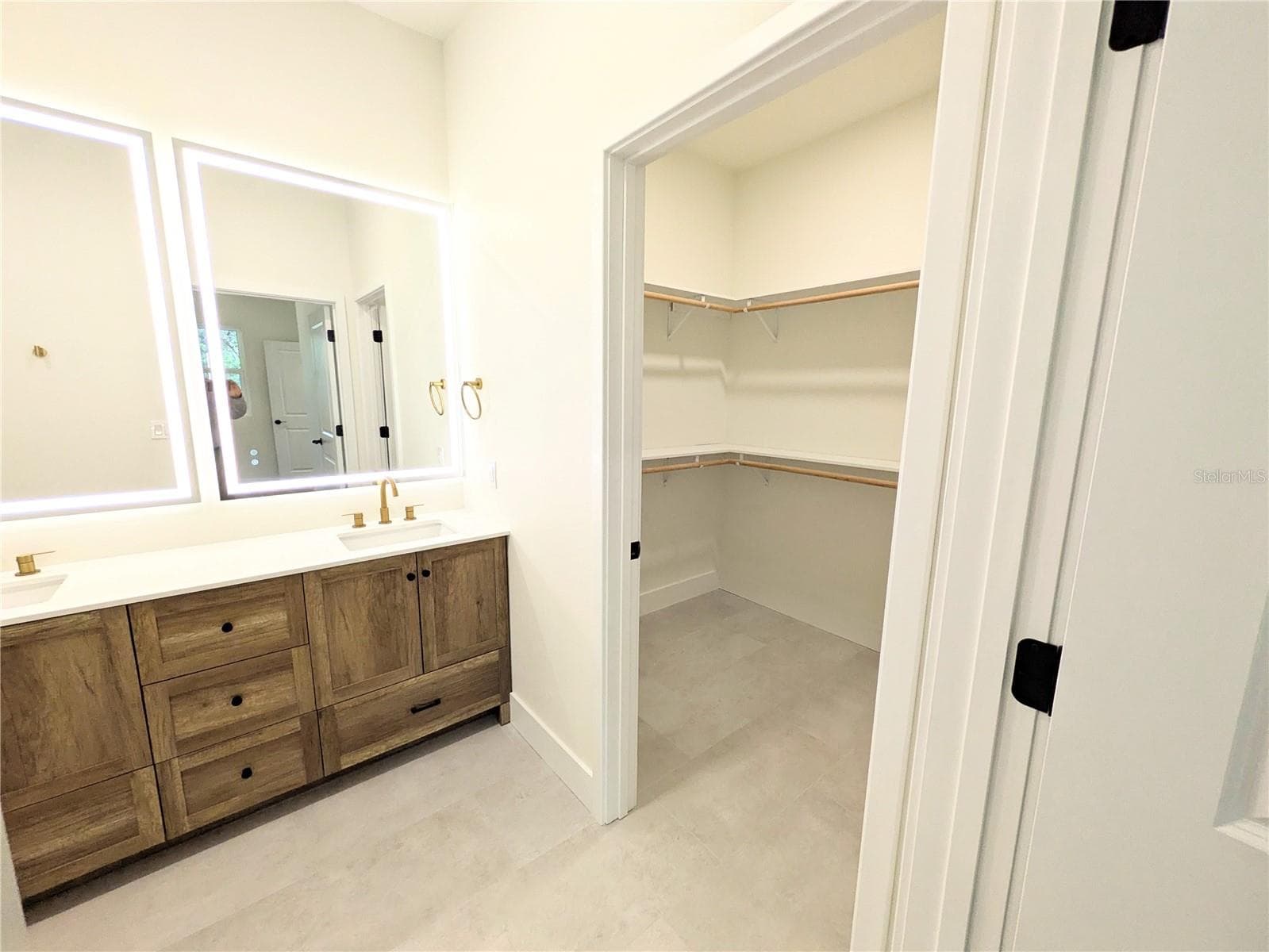 Primary bathroom - 2748 GLENWOOD AVE, NEW SMYRNA BEACH