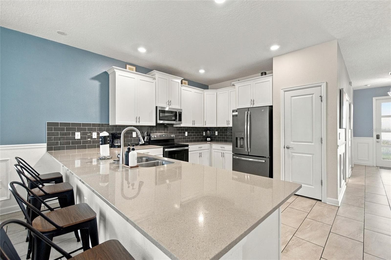 Single Family Residence at 531 PEBBLE BEACH DR, DAVENPORT, photo 15 of 63