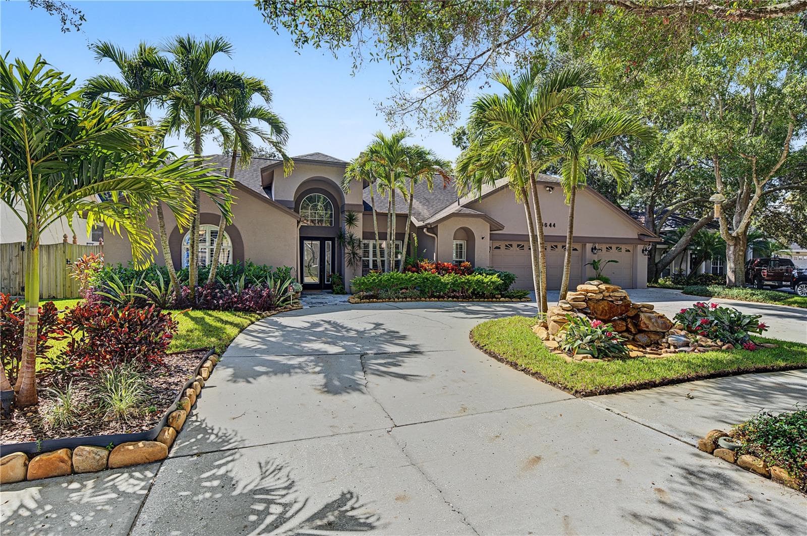 Single Family Residence at 5644 GLENCREST BLVD, TAMPA, photo 6 of 53