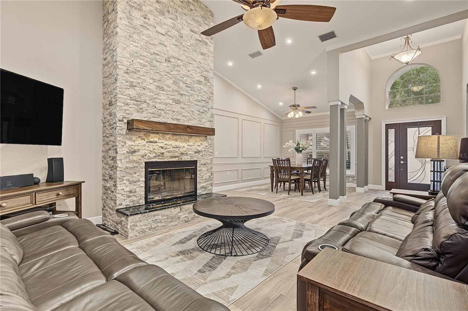 Single Family Residence at 5644 GLENCREST BLVD, TAMPA, photo 10 of 53