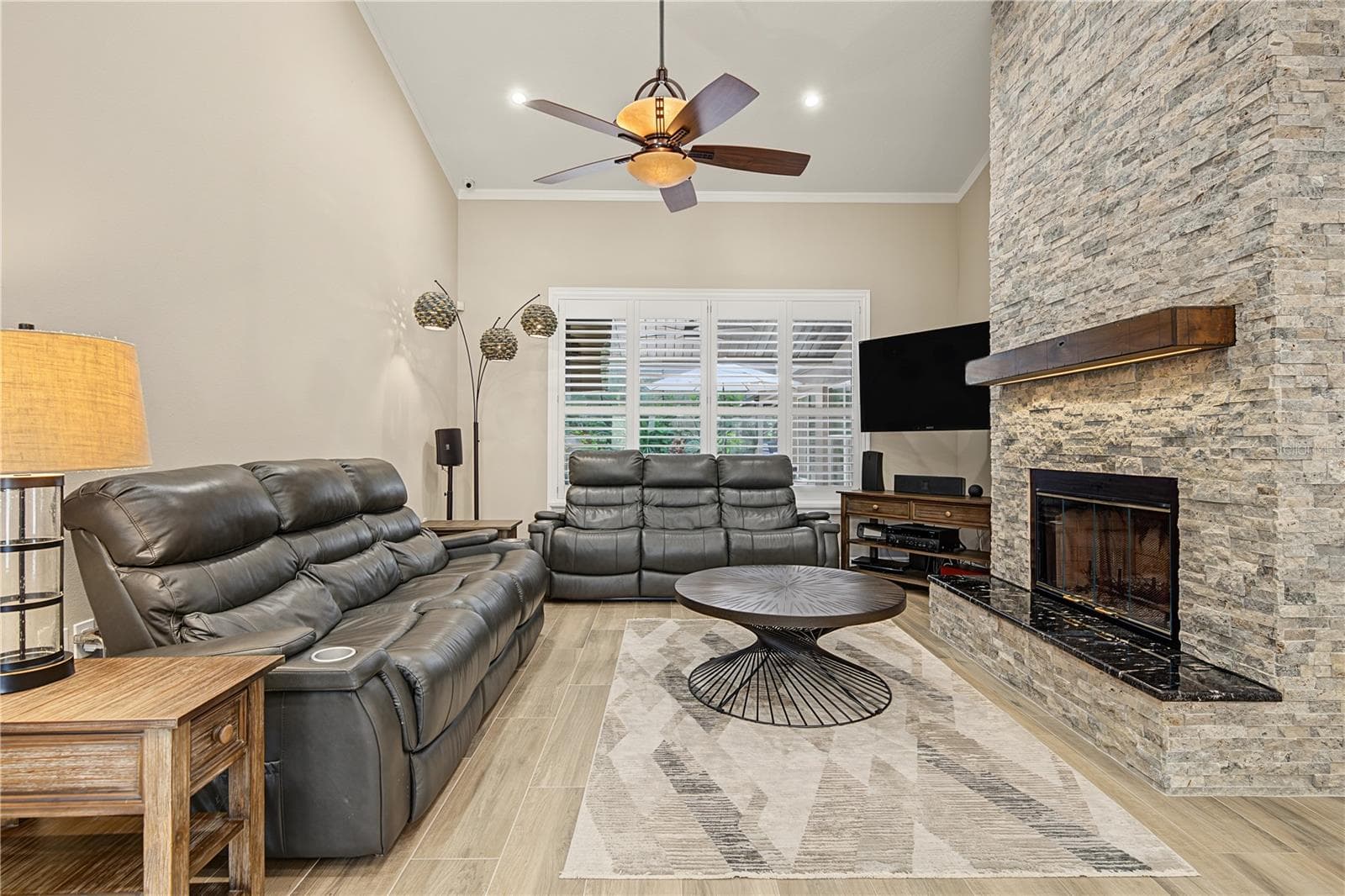 Single Family Residence at 5644 GLENCREST BLVD, TAMPA, photo 12 of 53