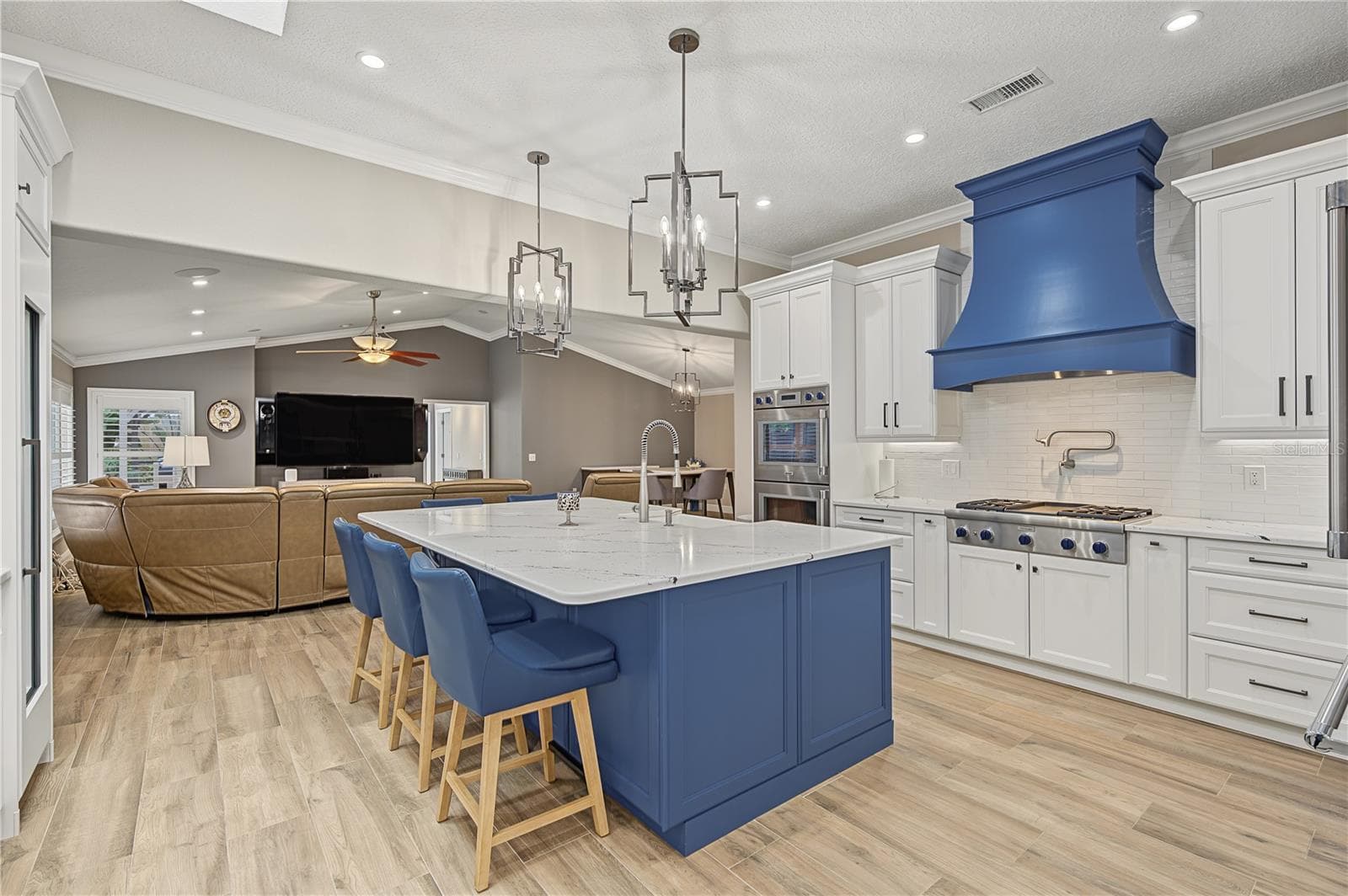 Single Family Residence at 5644 GLENCREST BLVD, TAMPA, photo 14 of 53