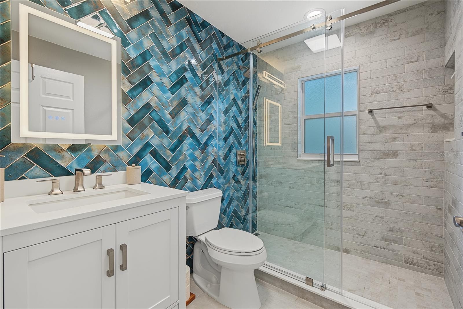 Guest Bath - 5644 GLENCREST BLVD, TAMPA