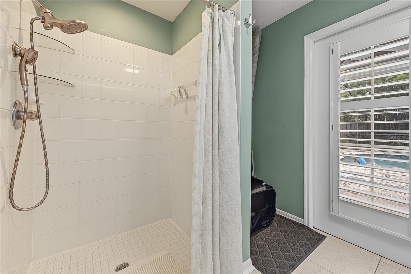 Pool Bath - 5644 GLENCREST BLVD, TAMPA